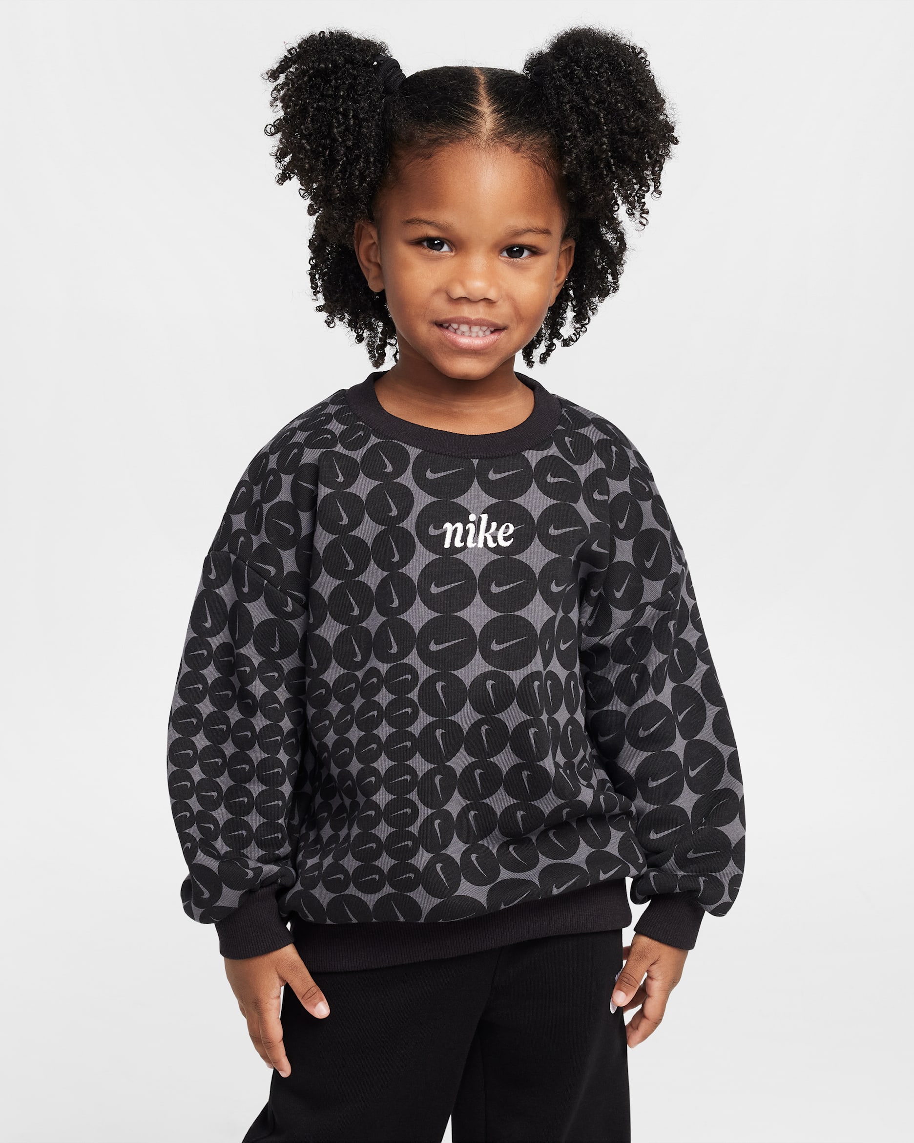 Sudadera de cuello redondo de French Terry con estampado para preescolar Nike Essentials - Gris humo oscuro
