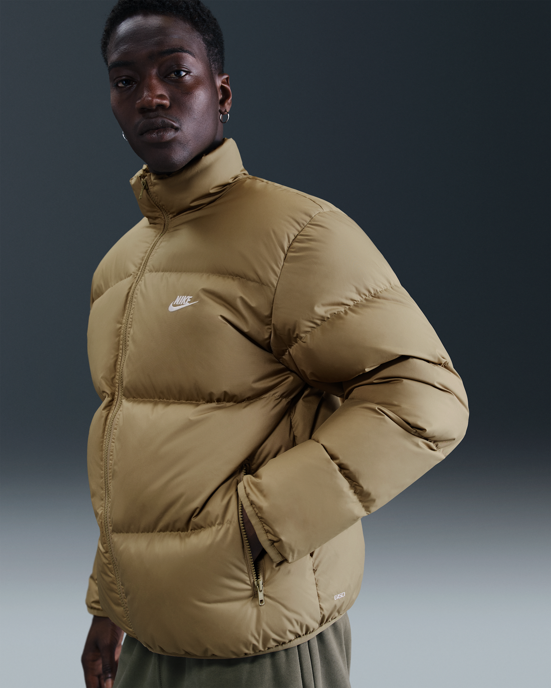 Nike Sportswear Club Men's Therma-FIT Puffer Jacket - Parachute Beige/White
