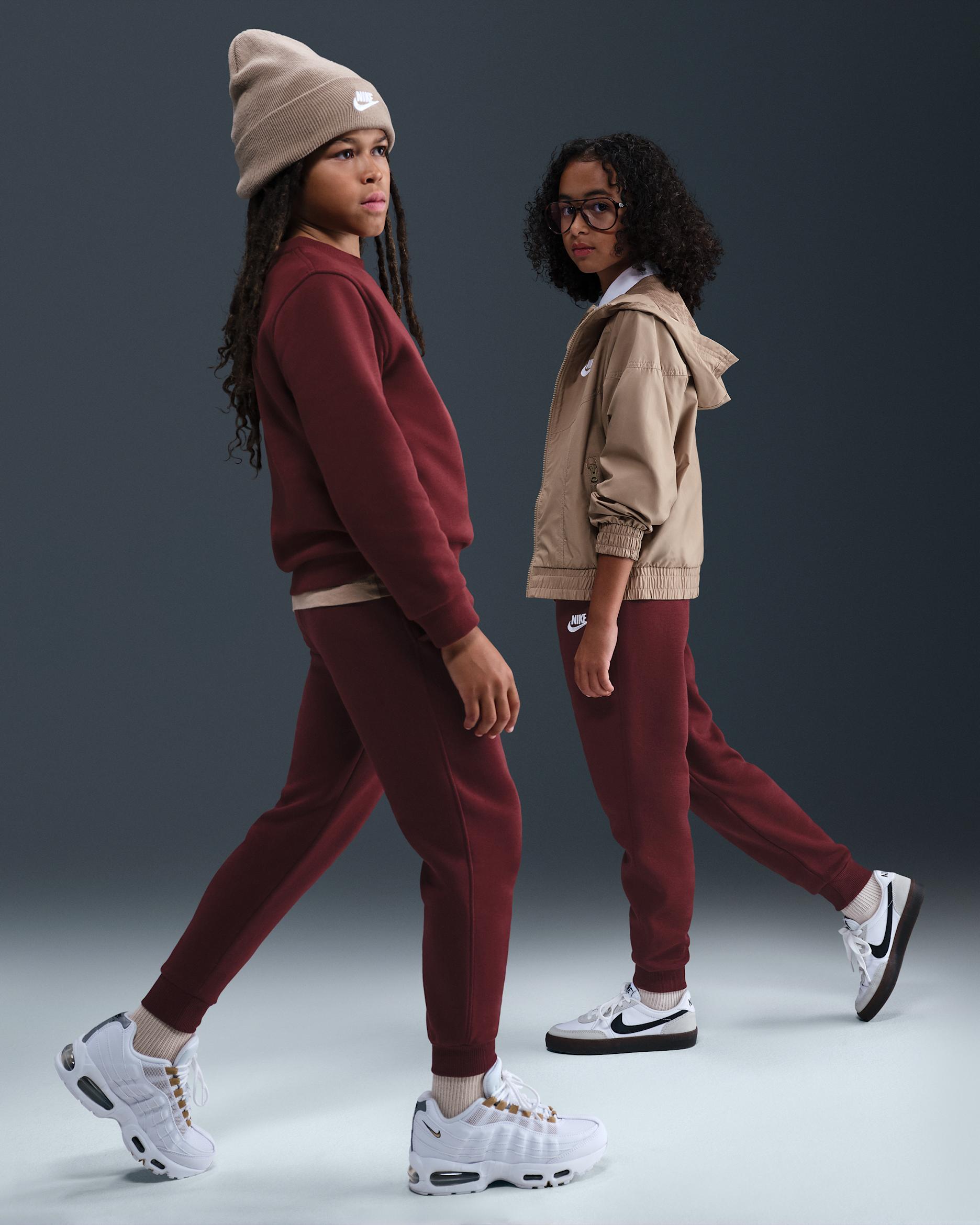 Παντελόνι φόρμας Nike Sportswear Club Fleece για μεγάλα παιδιά - Dark Team Red/Λευκό