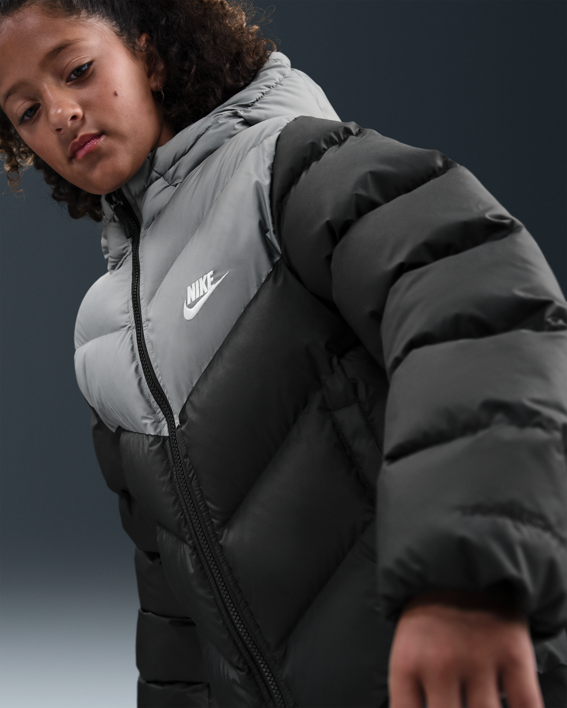 Nike Sportswear All Day Play Big Kids' Therma-FIT Loose-Fit Puffer Jacket