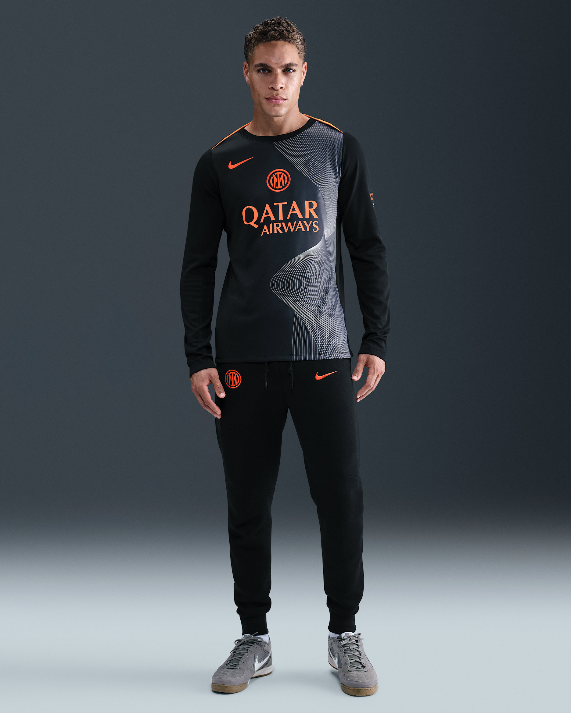 Inter Milan Tech Fleece Men's Nike Total 90 Football Jogger Trousers - Black/Safety Orange