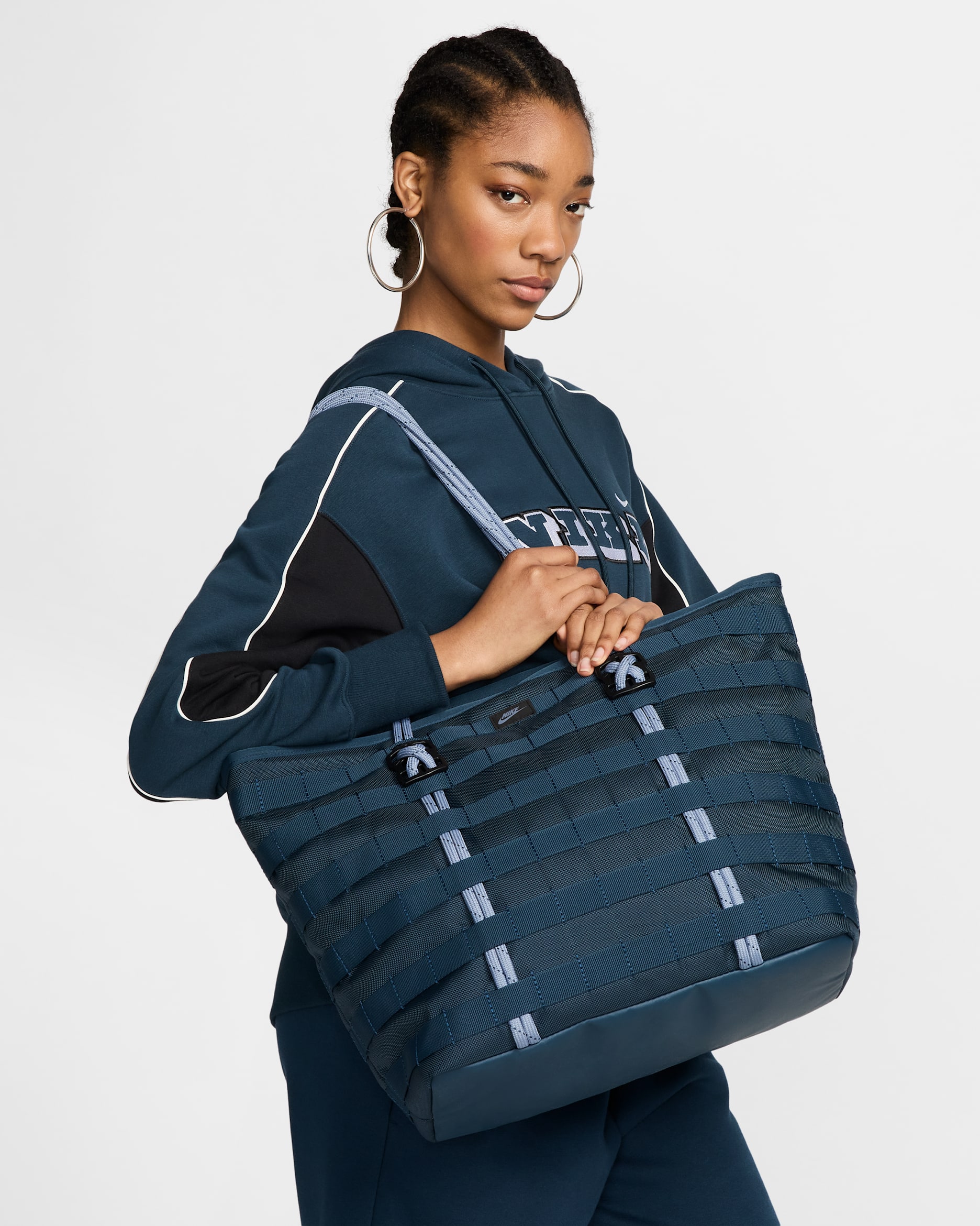 나이키 스포츠웨어 RPM 토트백(26L) - 아머리 네이비/애션 슬레이트/애션 슬레이트