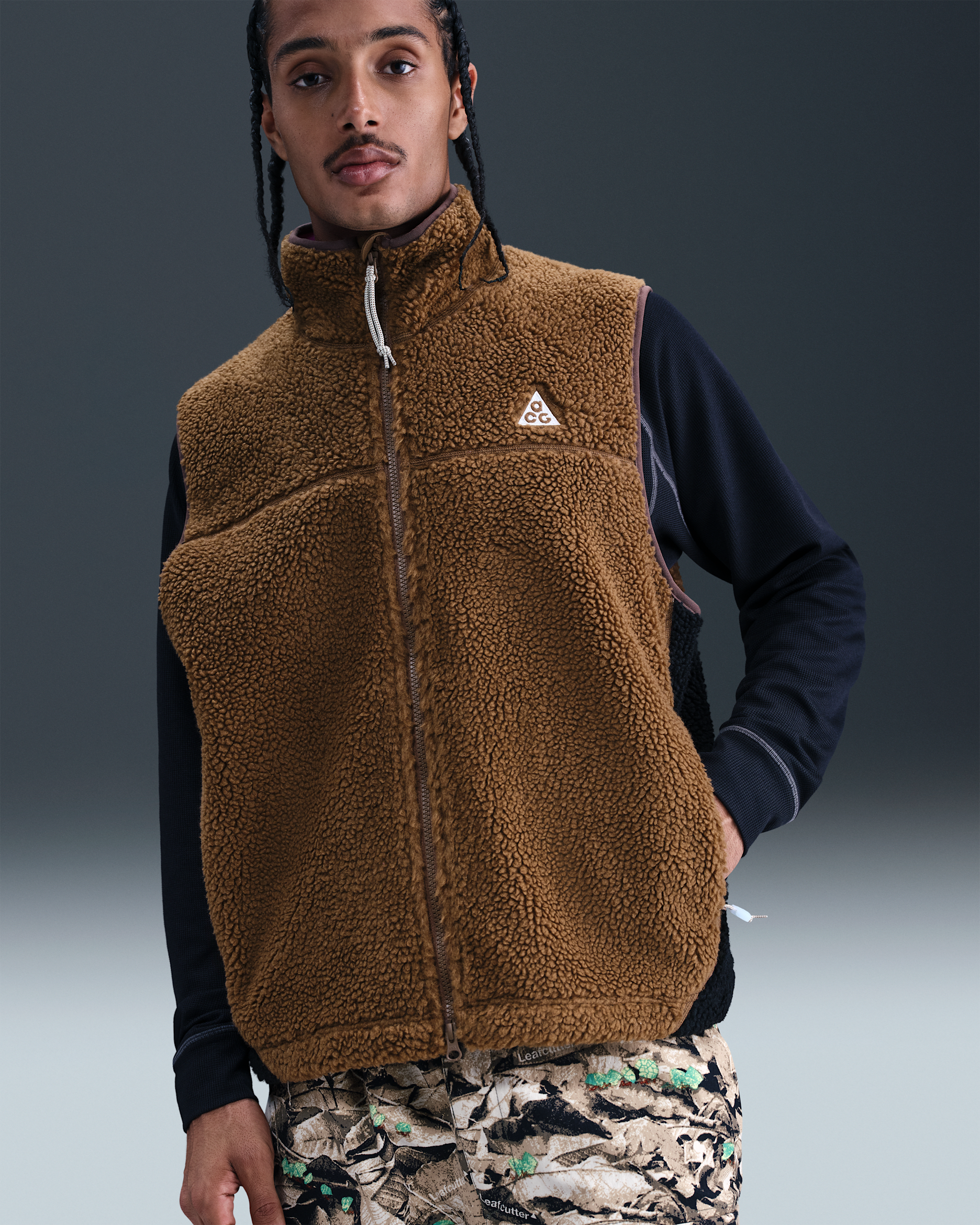 Chaleco Therma-FIT ADV para hombre Nike ACG "Canwell Glacier" - Marrón musgo/Negro/Morado vivo/Blanco cumbre