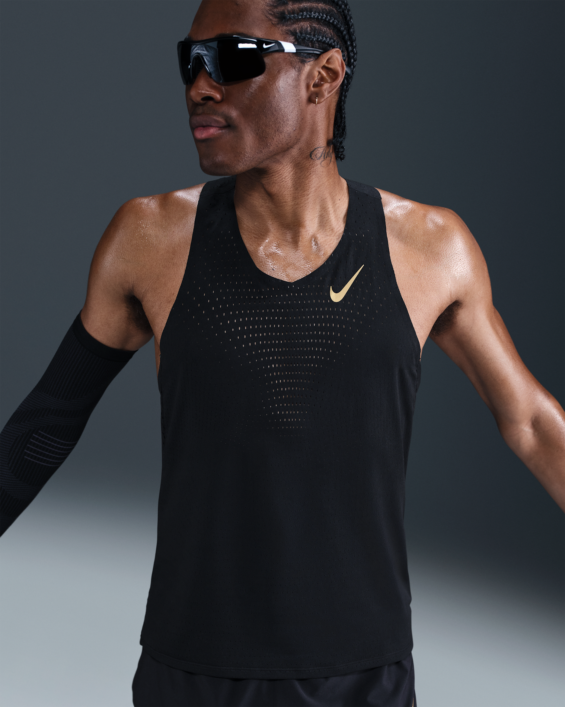 Nike AeroSwift x Jakob Men's Dri-FIT ADV Running Vest - Black/Metallic Gold