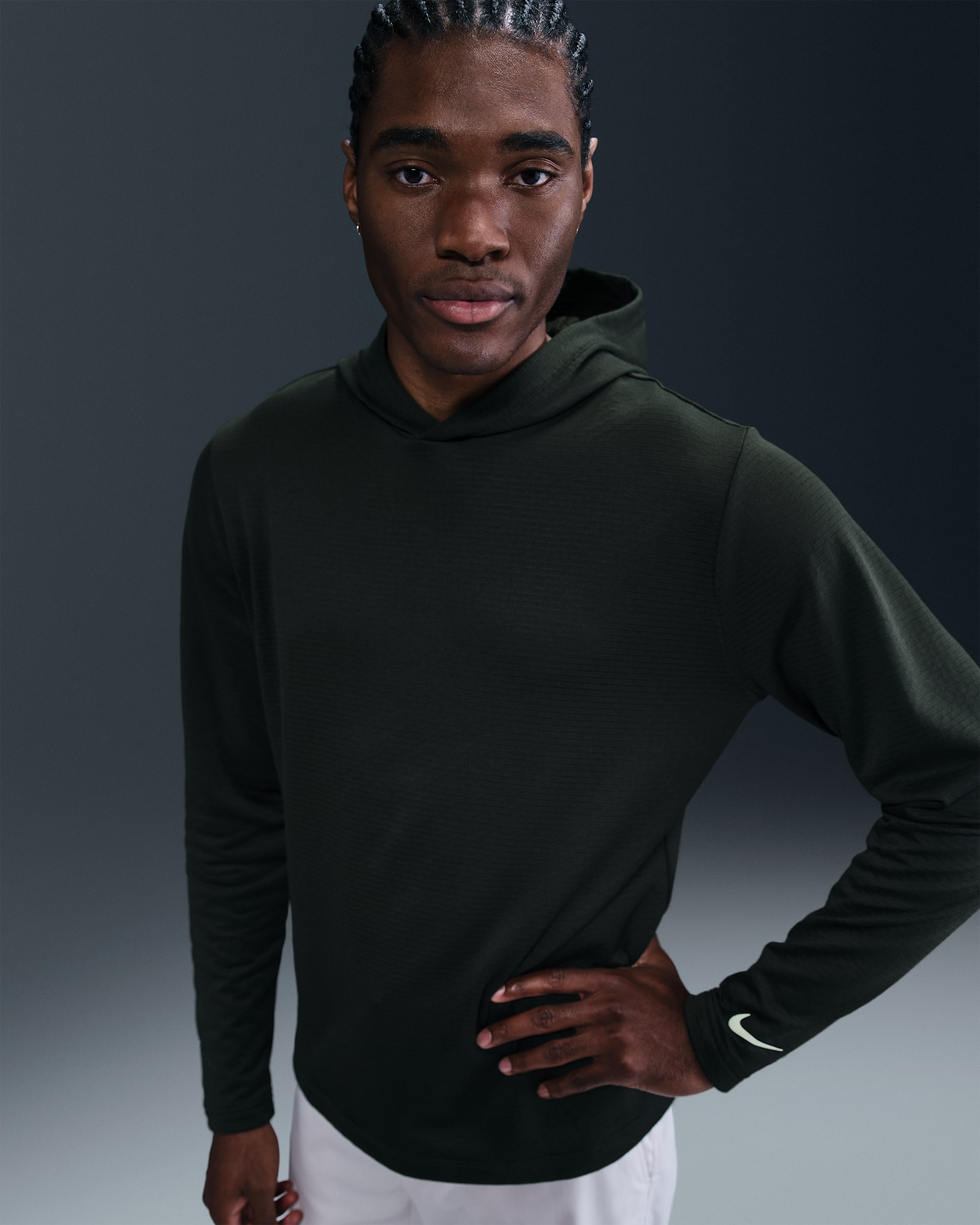 Sudadera con gorro de golf Dri-FIT para hombre Nike Tour - Bosque nocturno/Marfil pálido