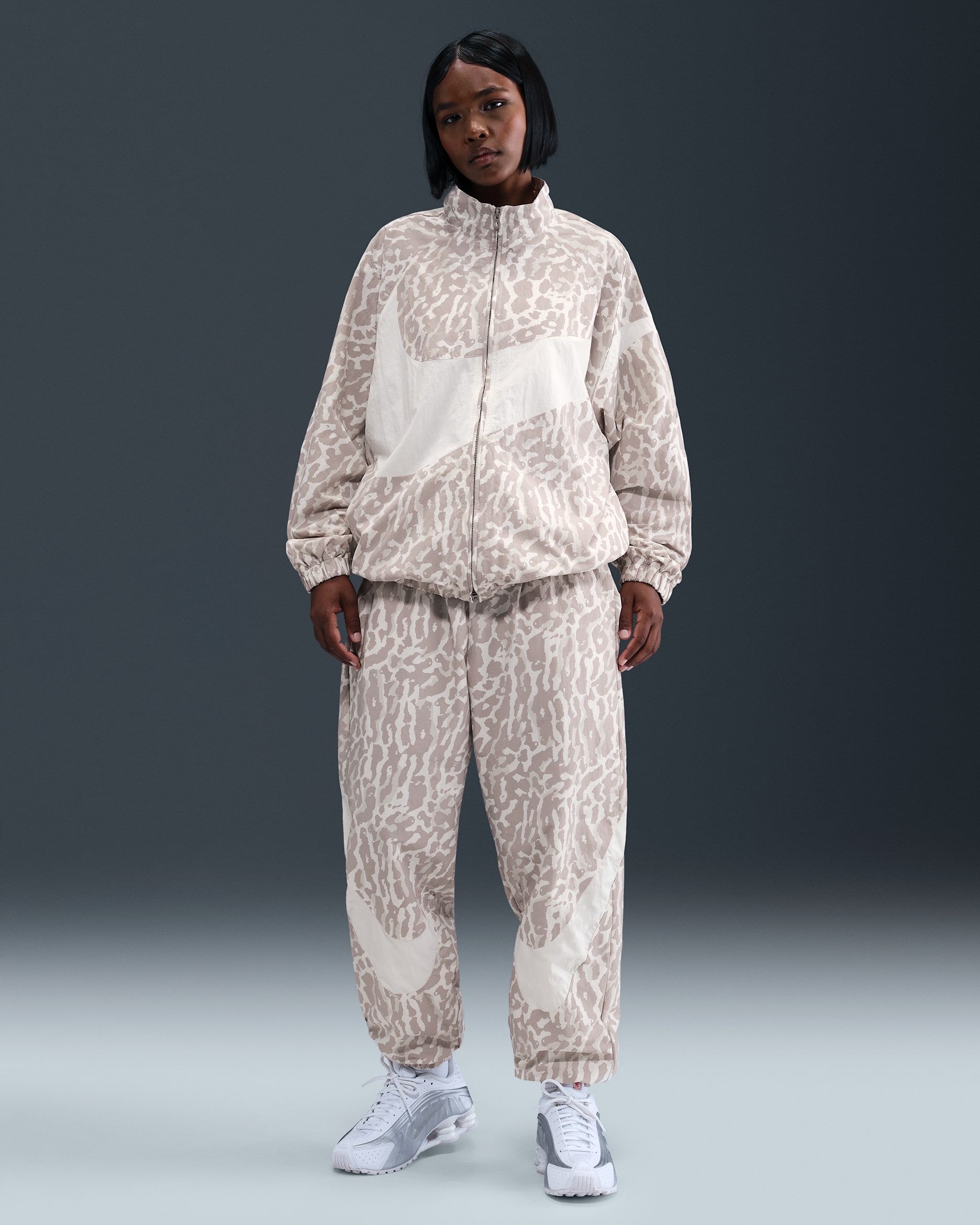 Pantalones de tejido Woven estampados para mujer Nike Sportswear - Gris universitario/Vela