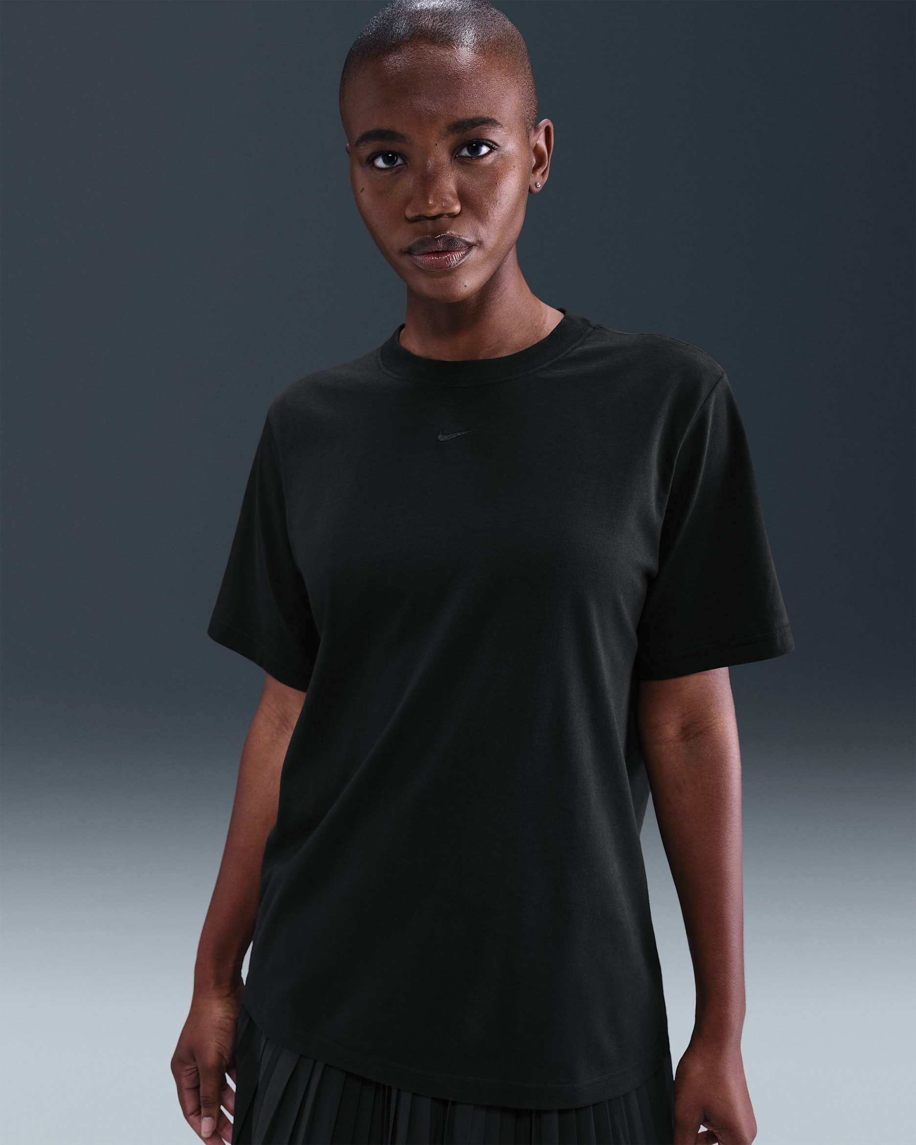 Nike Sportswear Essential Women's T-Shirt - Black
