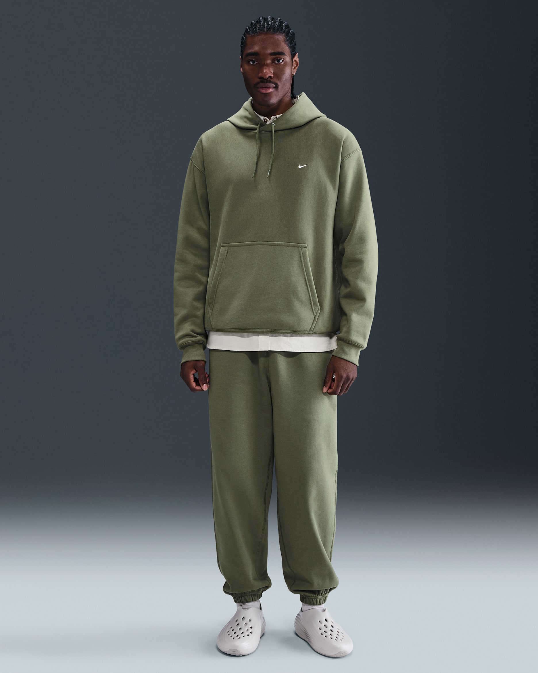 Nike Solo Swoosh Men's Cuffed Fleece Trousers - Medium Olive/Medium Olive/White