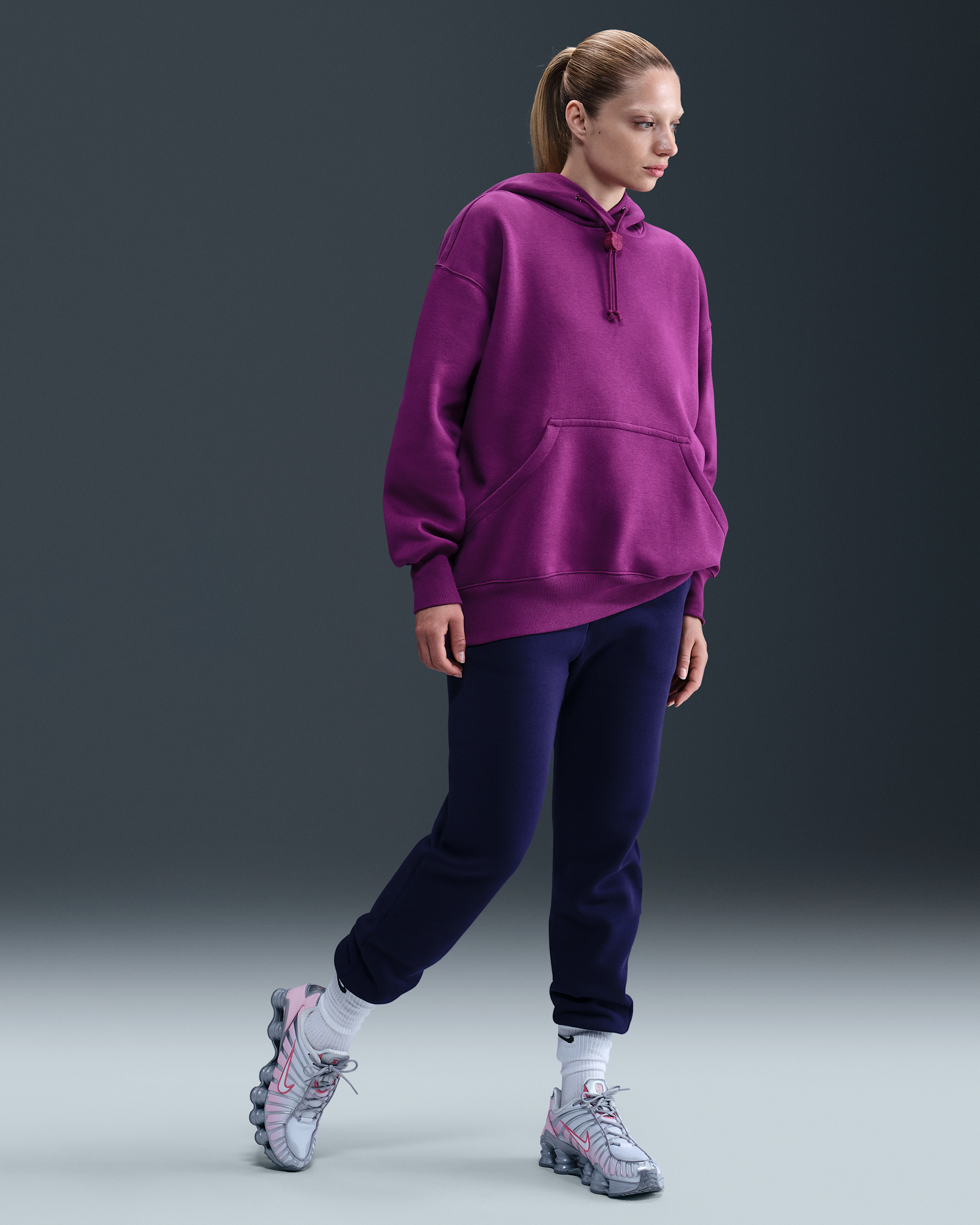 F.C. Barcelona Phoenix Fleece Women's Nike Football High-Waisted Pants - Imperial Purple/Bright Grape