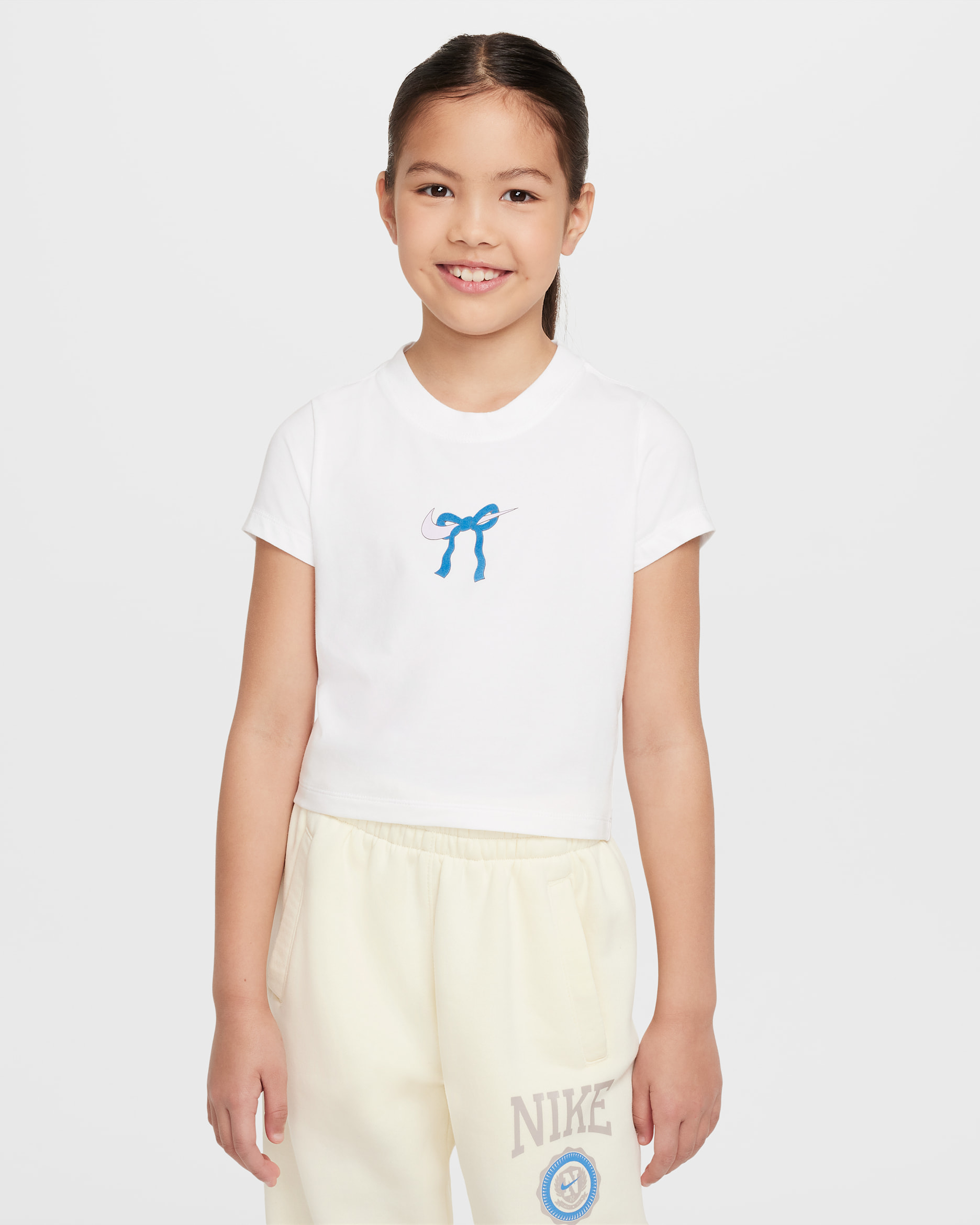 Nike Sportswear Older Kids' (Girls') T-Shirt - White