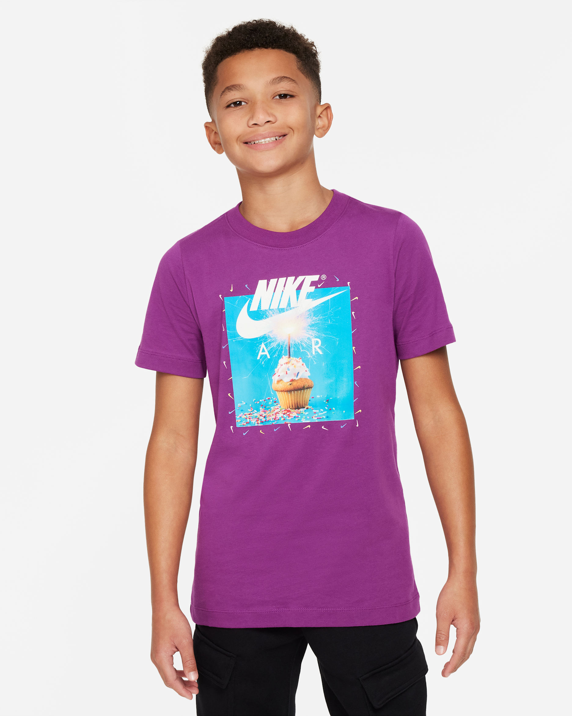 Nike Sportswear Older Kids' T-Shirt - Bold Berry