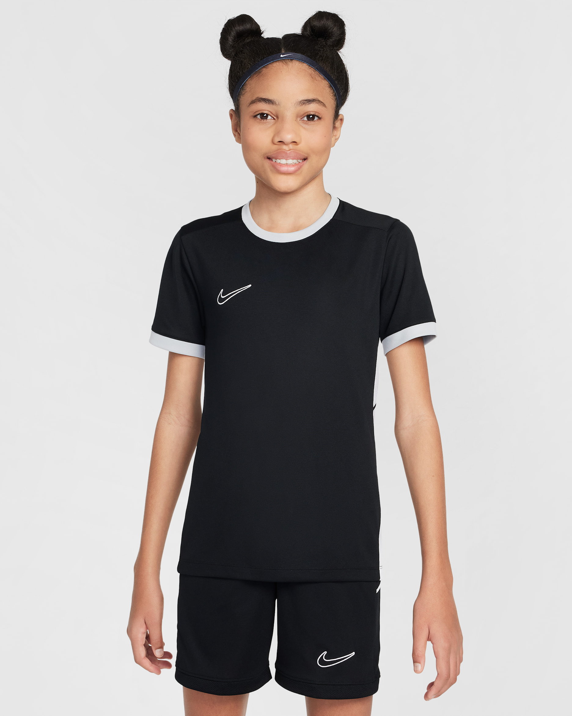 Playera de fútbol de manga corta Dri-FIT para niños talla grande Nike Academy - Negro/Gris lobo/Blanco/Blanco