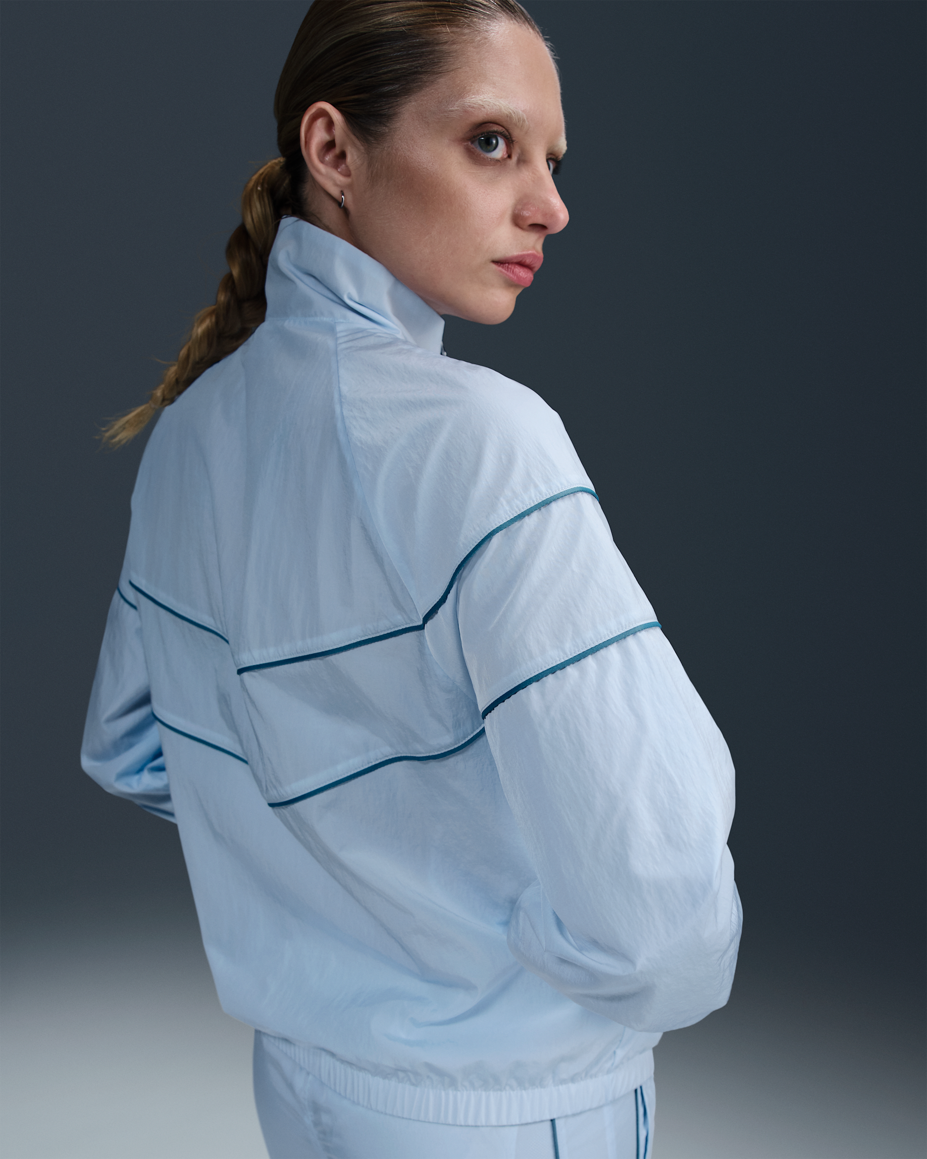 Nike Windrunner Women's Loose UV Woven Full-Zip Jacket