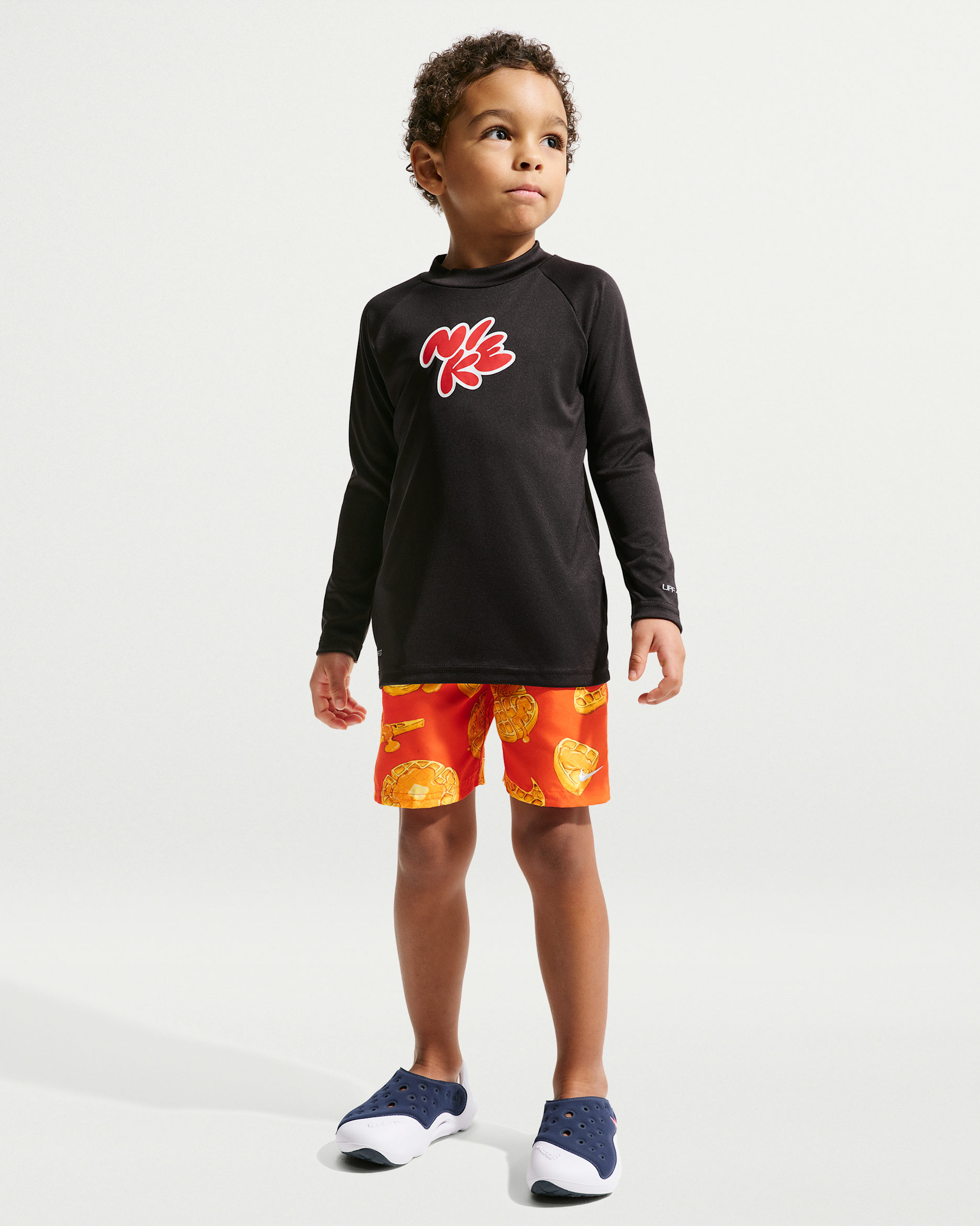 Shorts de vóleibol con forro interior de 13 cm para niños talla pequeña Nike Swim Breaker - Naranja motor/Leche de coco/Blanco