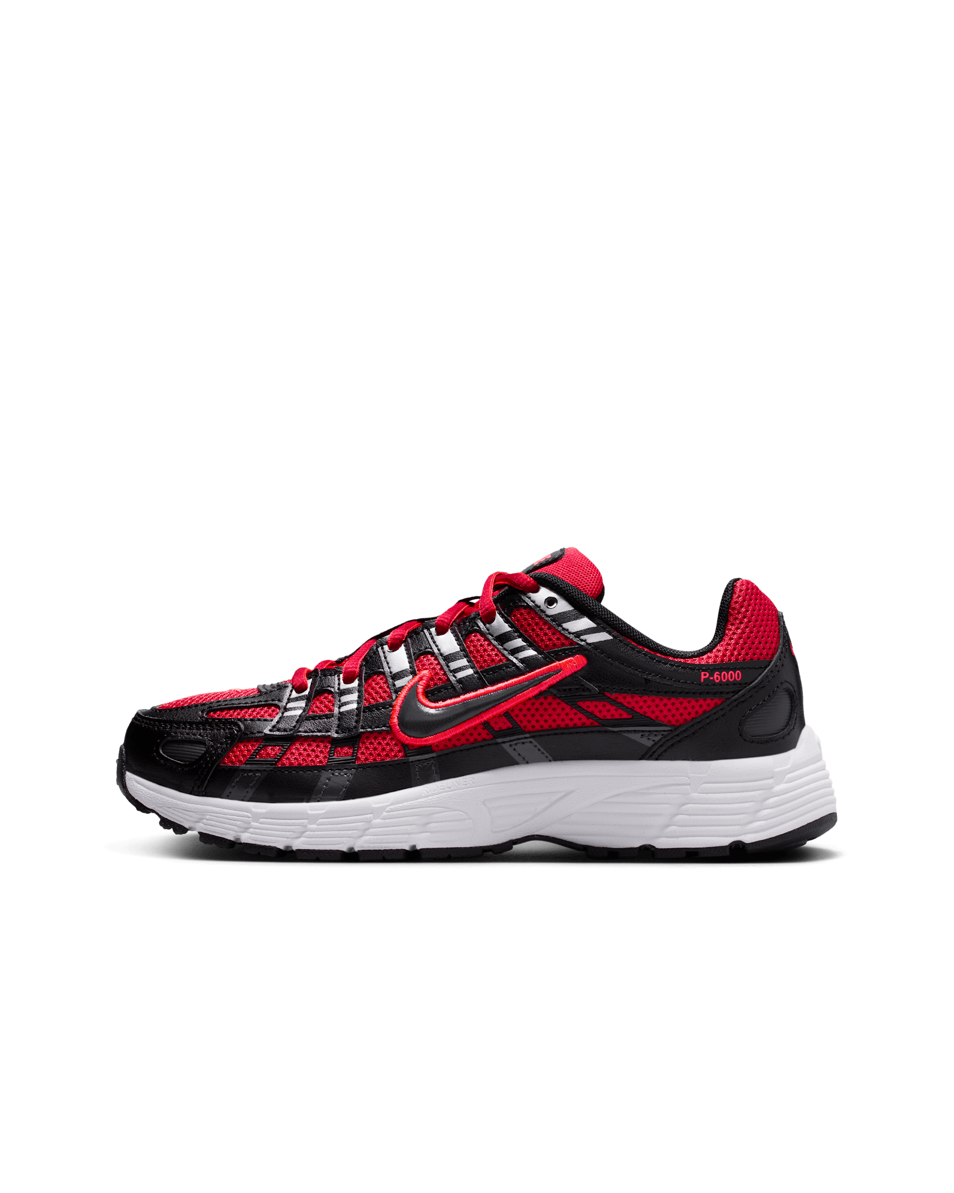 Nike P-6000 Schuh (ältere Kinder) - University Red/Metallic Silver/Dark Smoke Grey/Schwarz