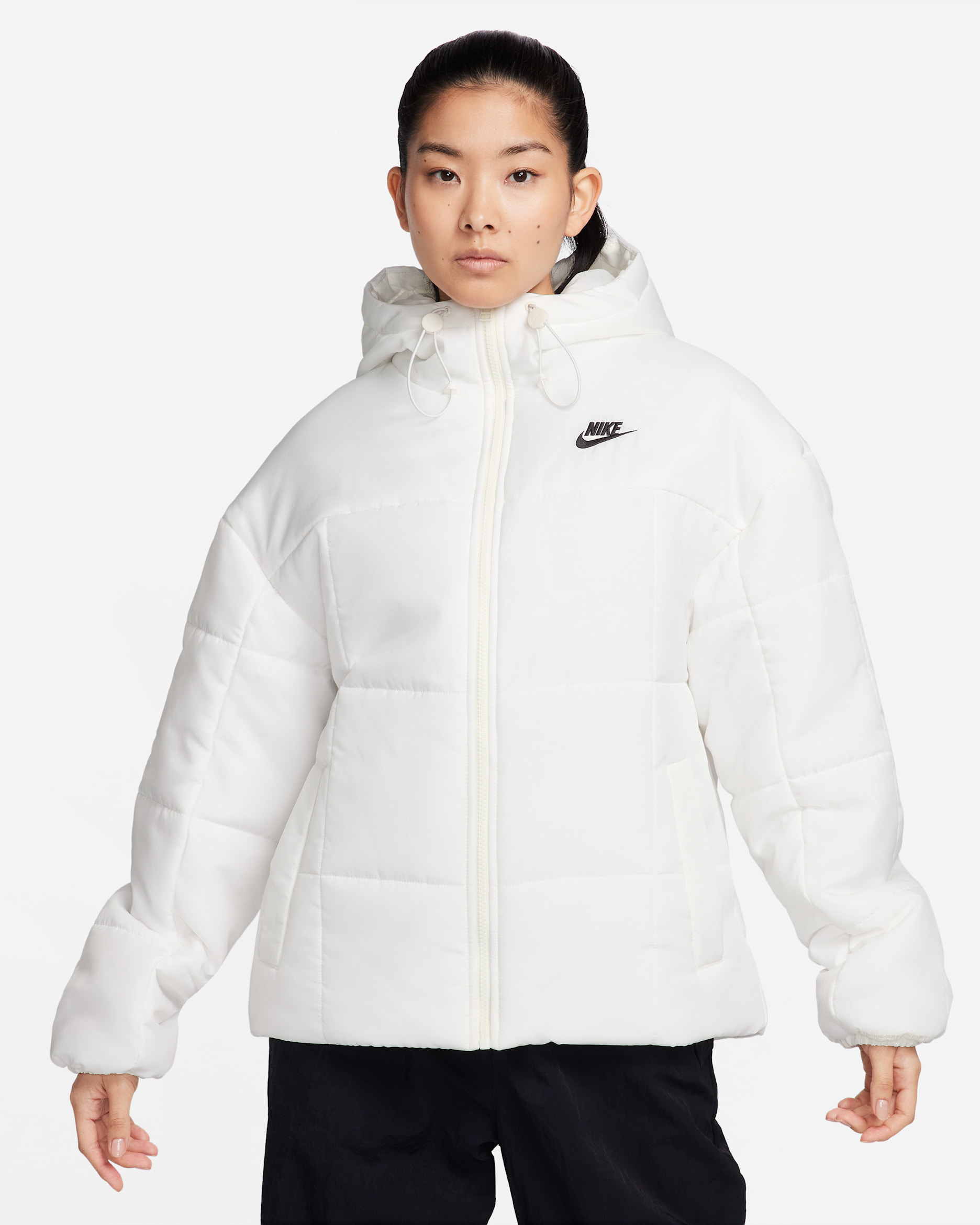 ナイキ スポーツウェア クラシック パファー ウィメンズ Therma-FIT ルーズ フーデッド ジャケット - セイル/ブラック