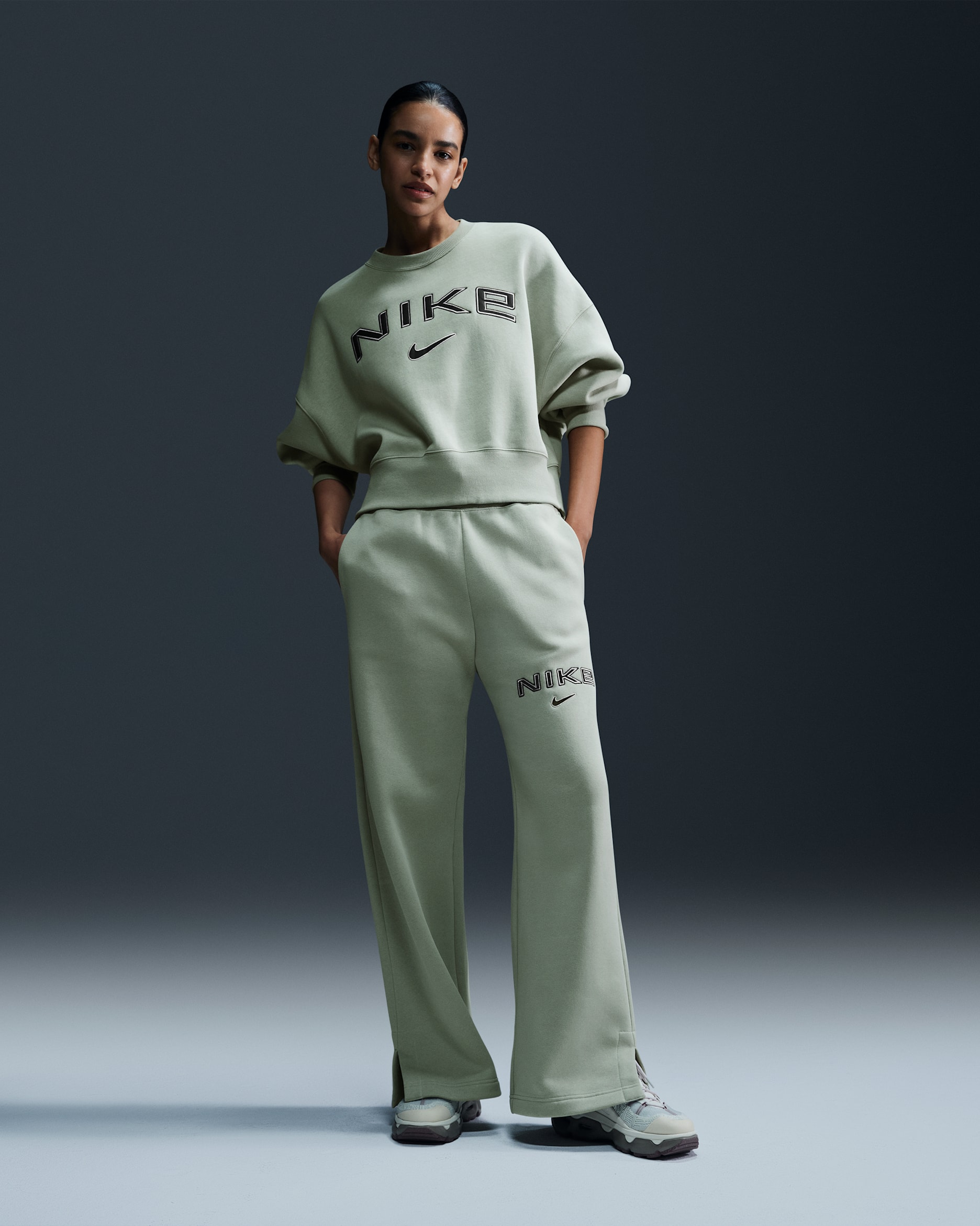 Pants con logotipo de piernas anchas y tiro alto para mujer Nike Sportswear Phoenix Fleece - Horizonte jade