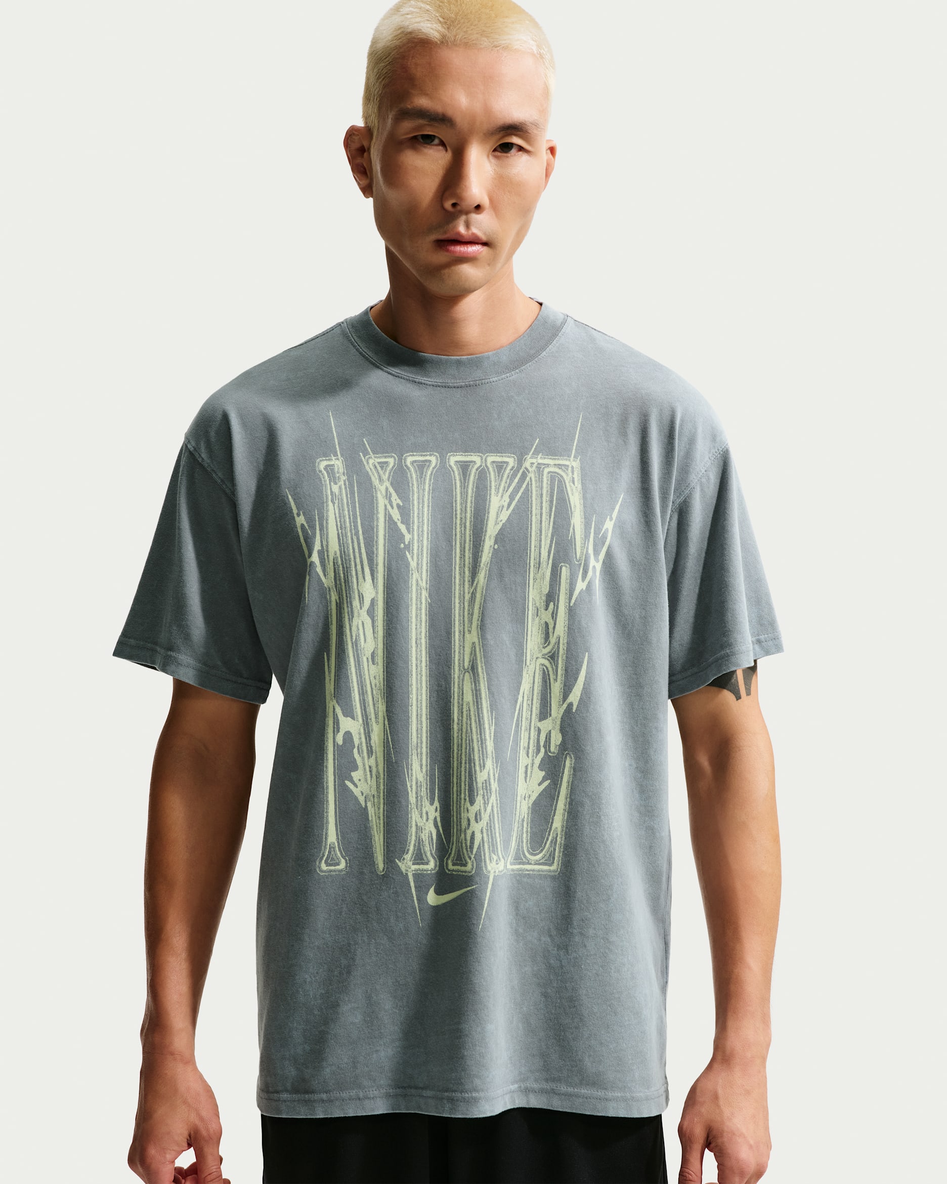 Nike Men's T-Shirt - Smoke Grey