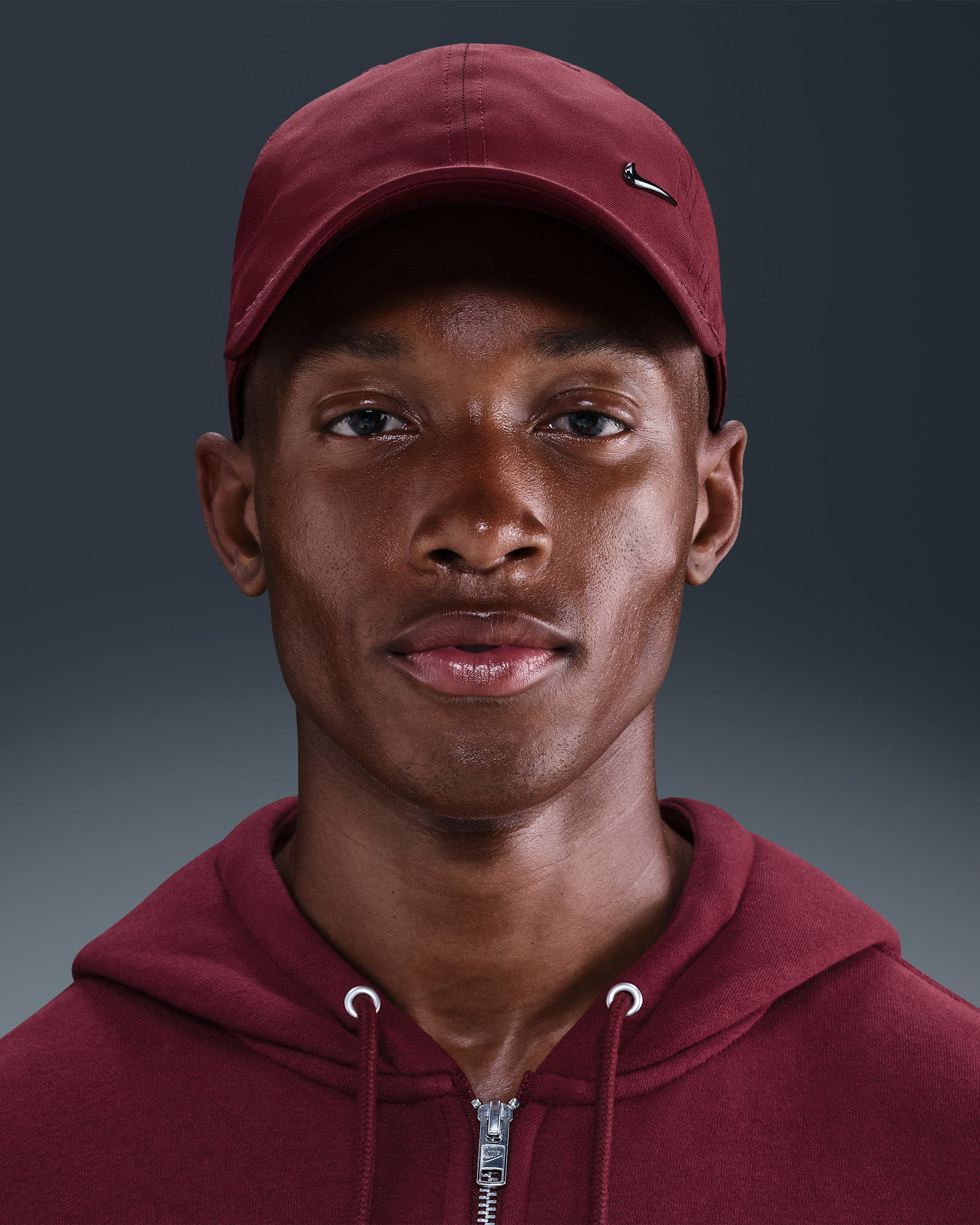 Nike Dri-FIT Club Unstructured Metal Swoosh Cap - Dark Team Red/Metallic Black