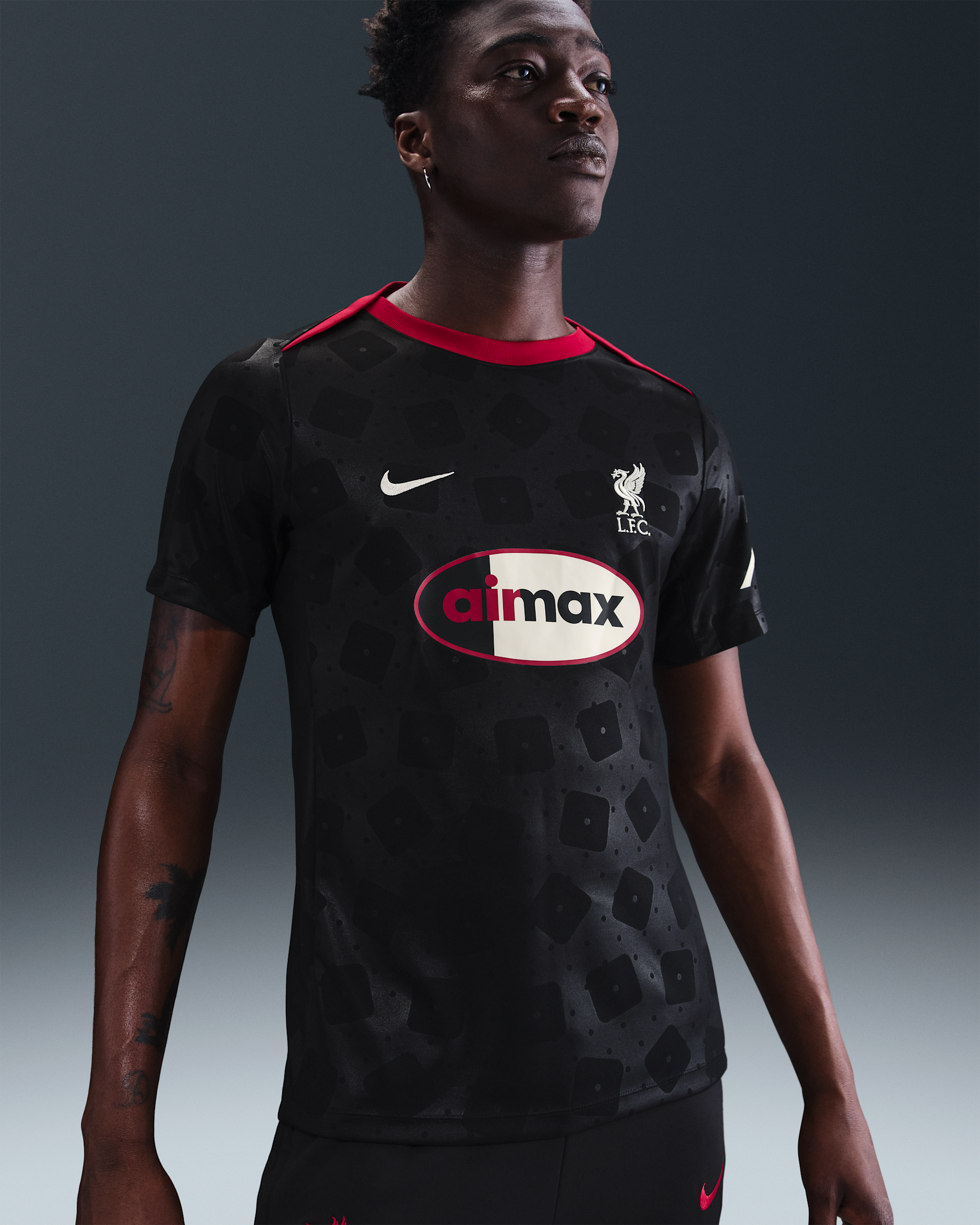 リバプール FC アカデミー プロ スペシャル エディション メンズ ナイキ Dri-FIT サッカー ショートスリーブ トップス - ブラック/ココナッツミルク