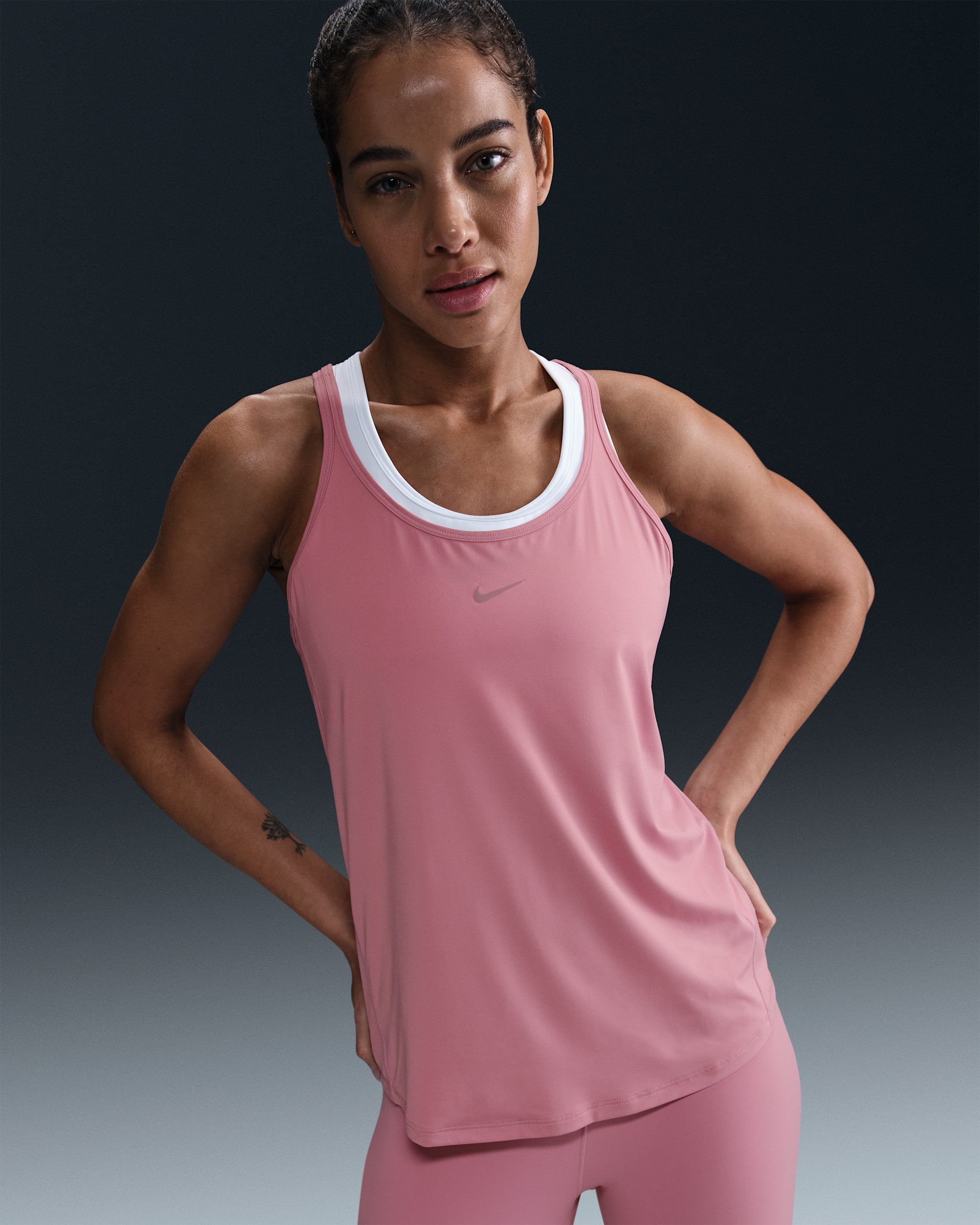 Camiseta de tirantes Dri-FIT con correas para mujer Nike One Classic - Rosa elemental/Negro