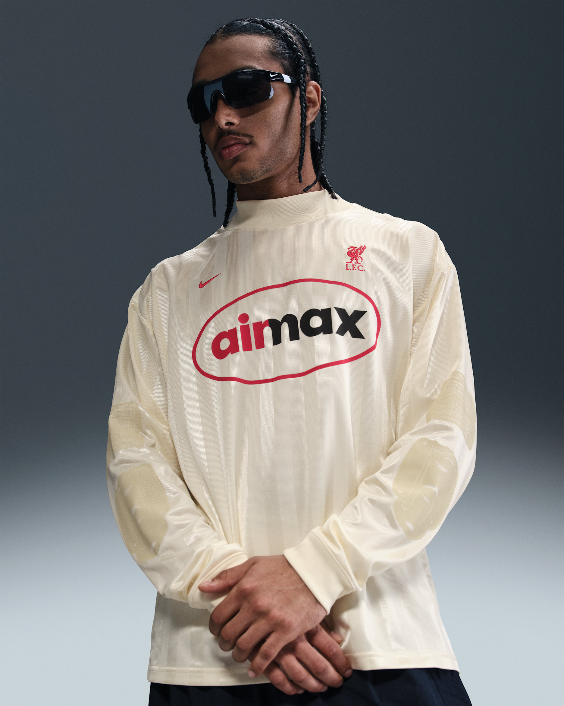 리버풀 FC 컬처 오브 풋볼 스페셜 에디션 남성 나이키 드라이 핏 축구 긴팔 탑 - 코코넛 밀크/짐 레드