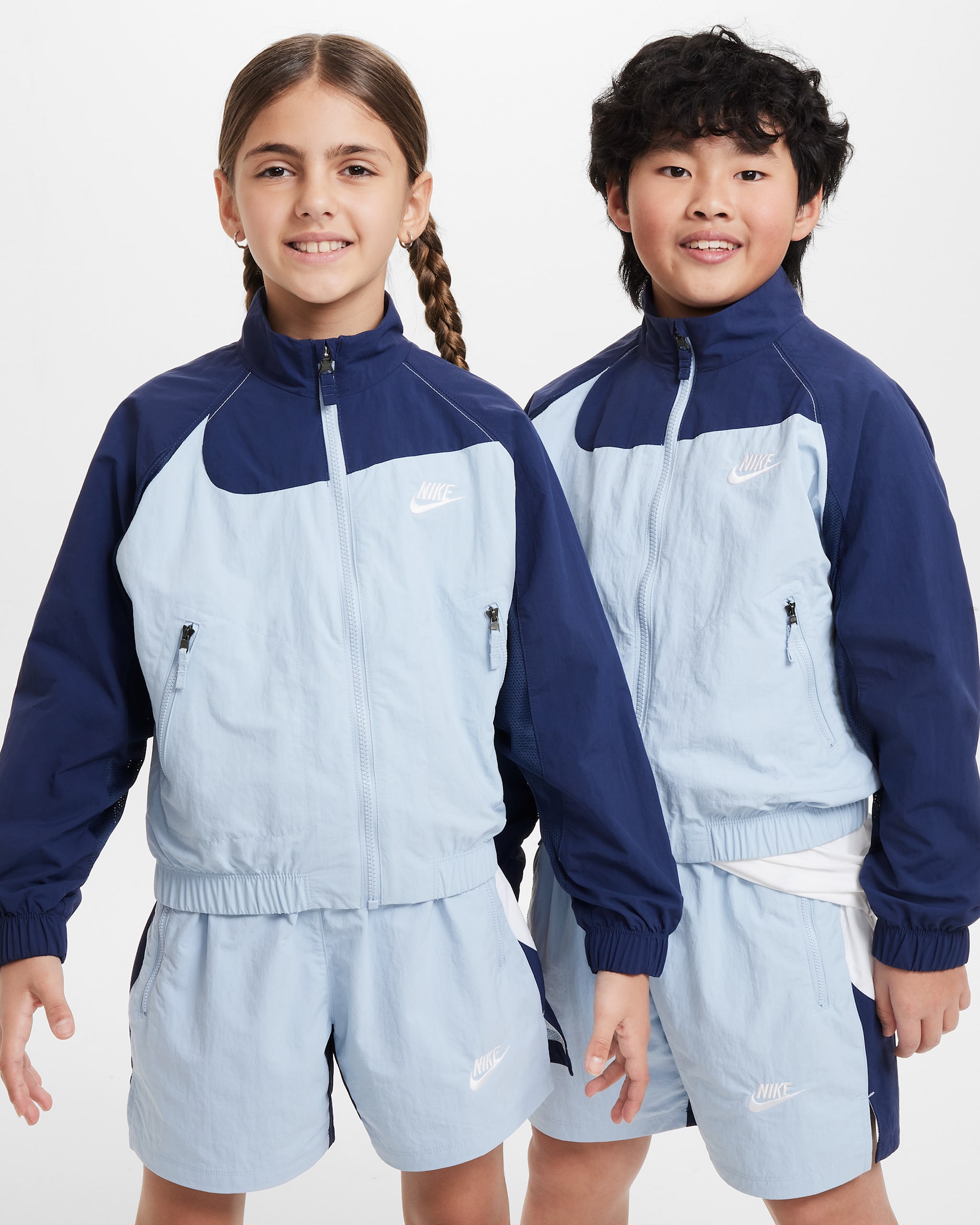 Nike Sportswear Amplify Older Kids' Woven Full-Zip Jacket - Light Armoury Blue/Midnight Navy/White