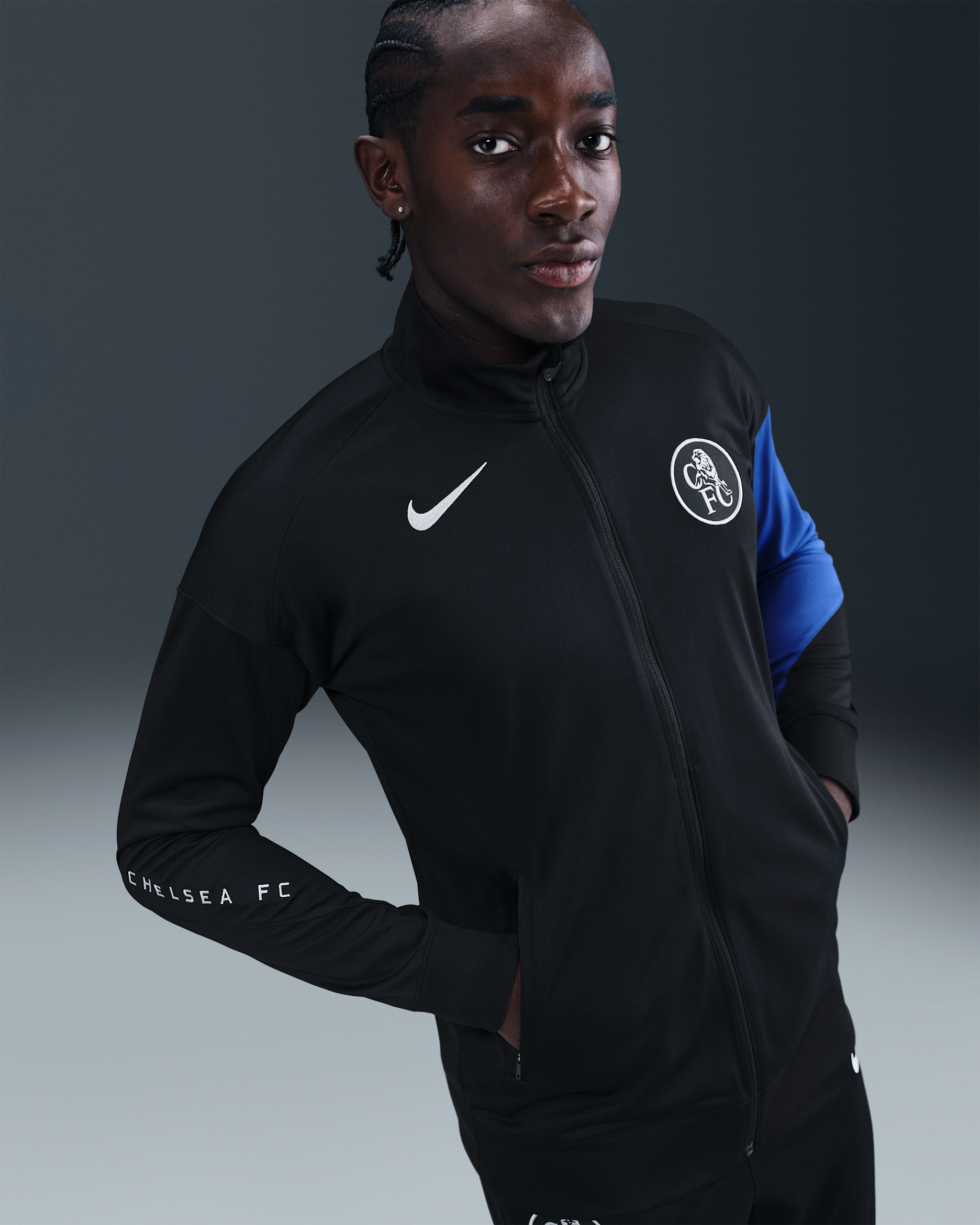 Chamarra deportiva de fútbol Nike de tejido Knit Dri-FIT Total 90 del Chelsea FC alternativa Strike para hombre - Negro/Royal juego/Plata campo
