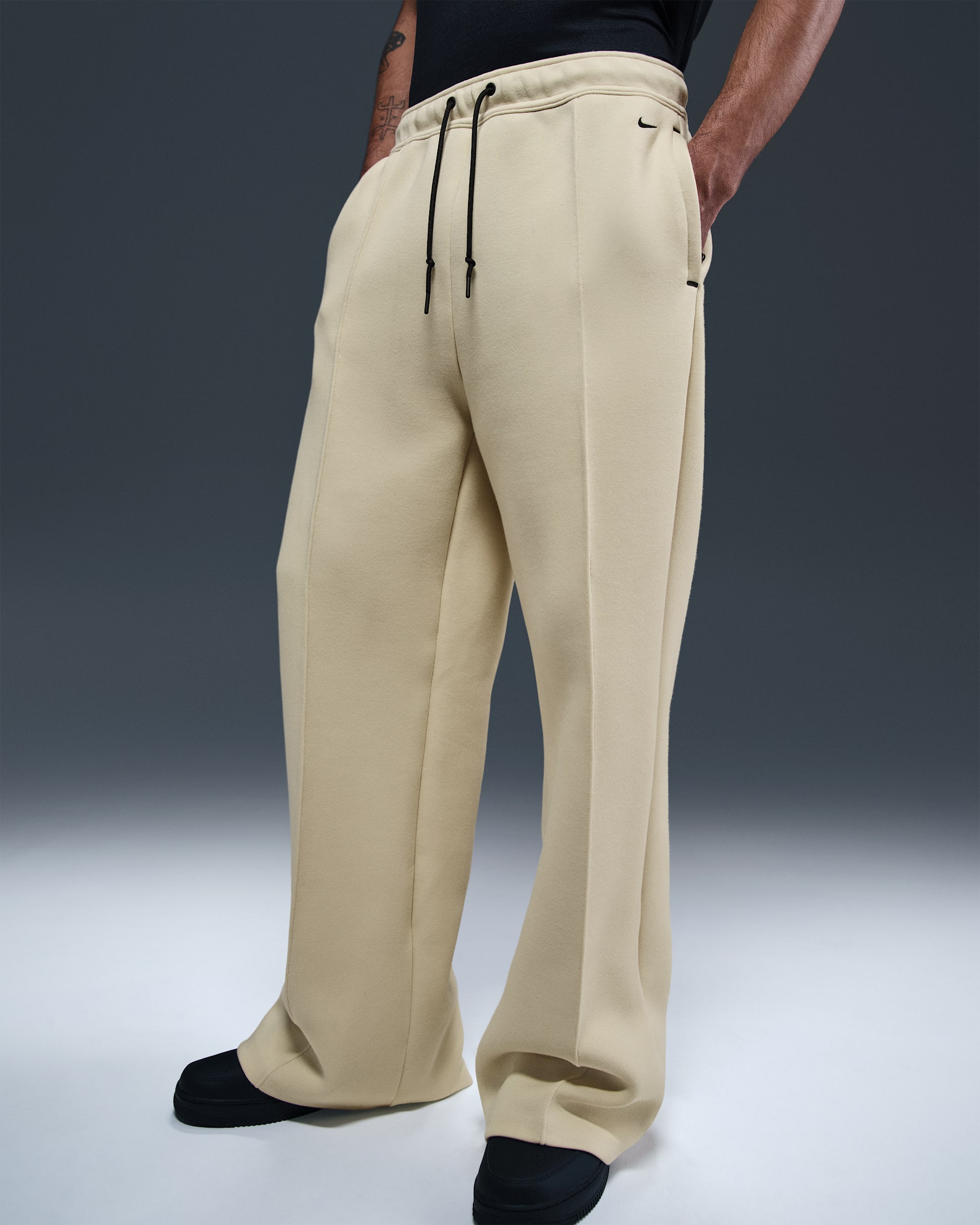 Nike Tech Men's Wide-Leg Fleece Pants