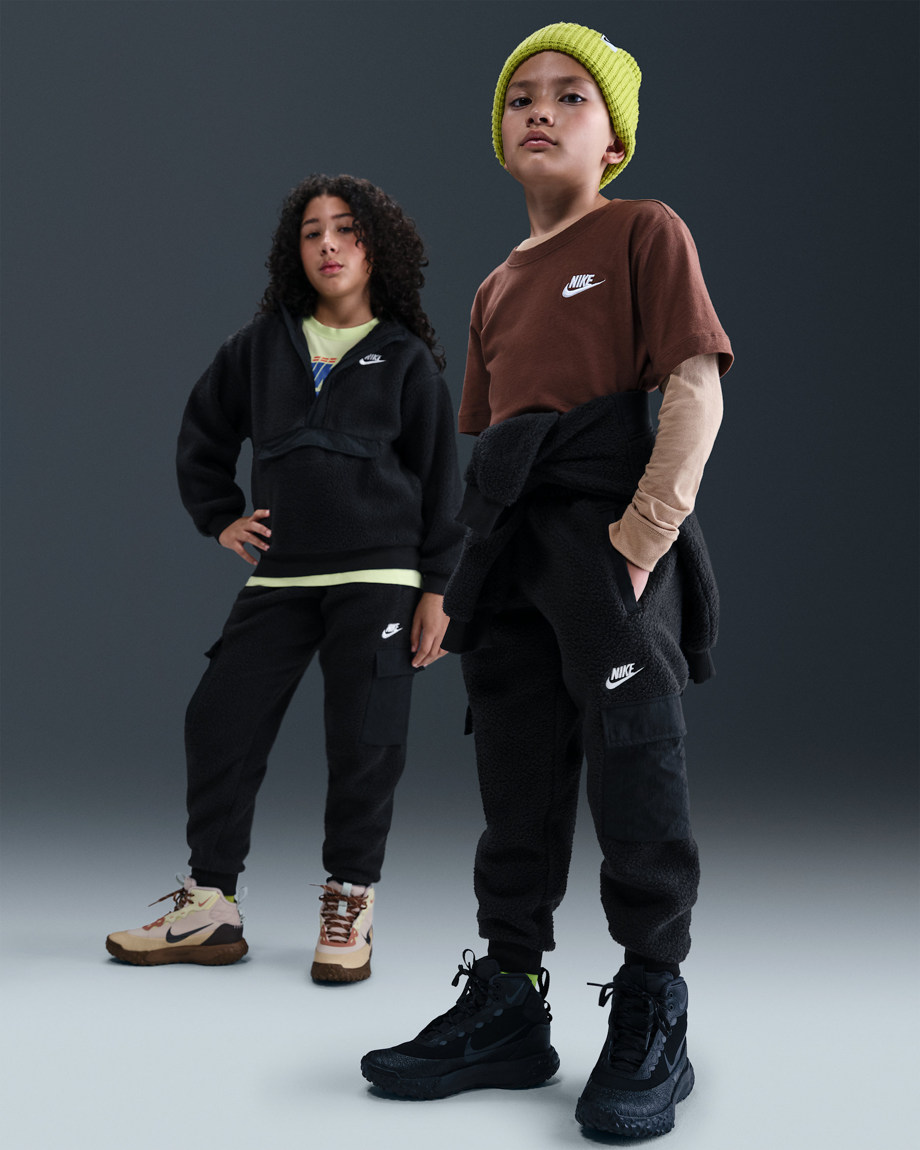 Nike Sportswear Club Fleece Older Kids' Cargo Trousers - Black/Black/White