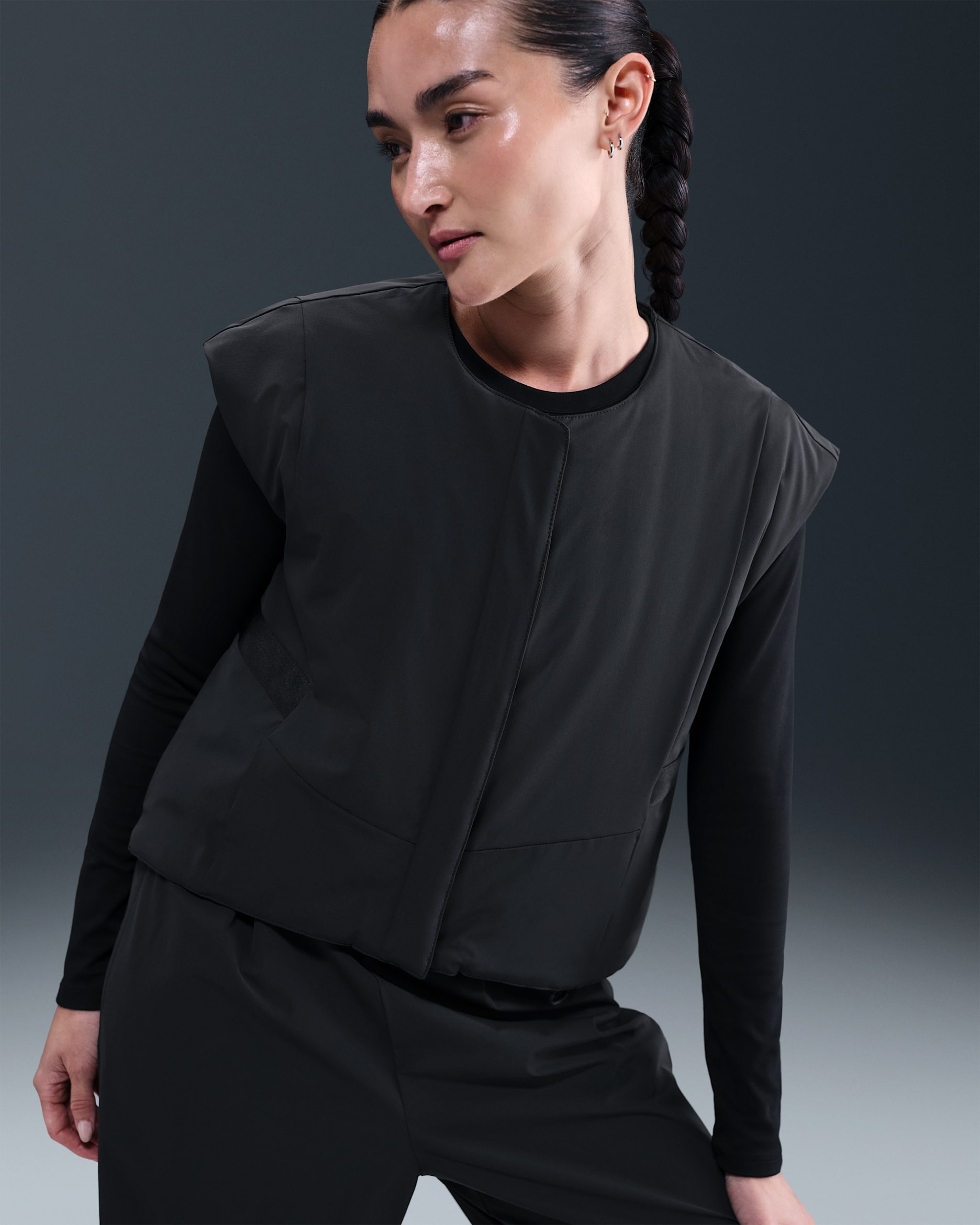 ナイキ 24.7 パーフェクトストレッチ ウィメンズ Therma-FIT シンセティックフィル ベスト - ブラック/ダークスモークグレー