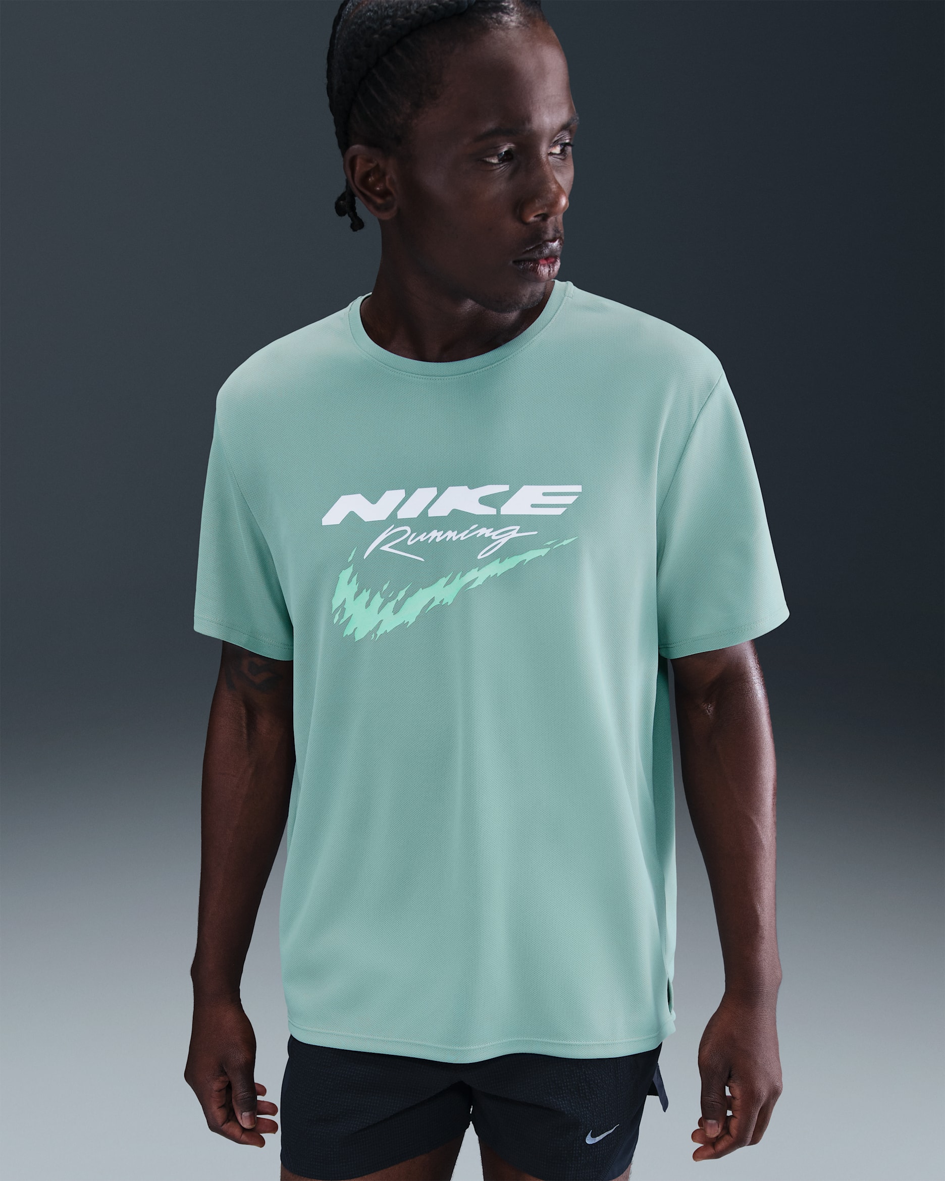Playera de correr Dri-FIT UV para hombre Nike Miler - Cañón