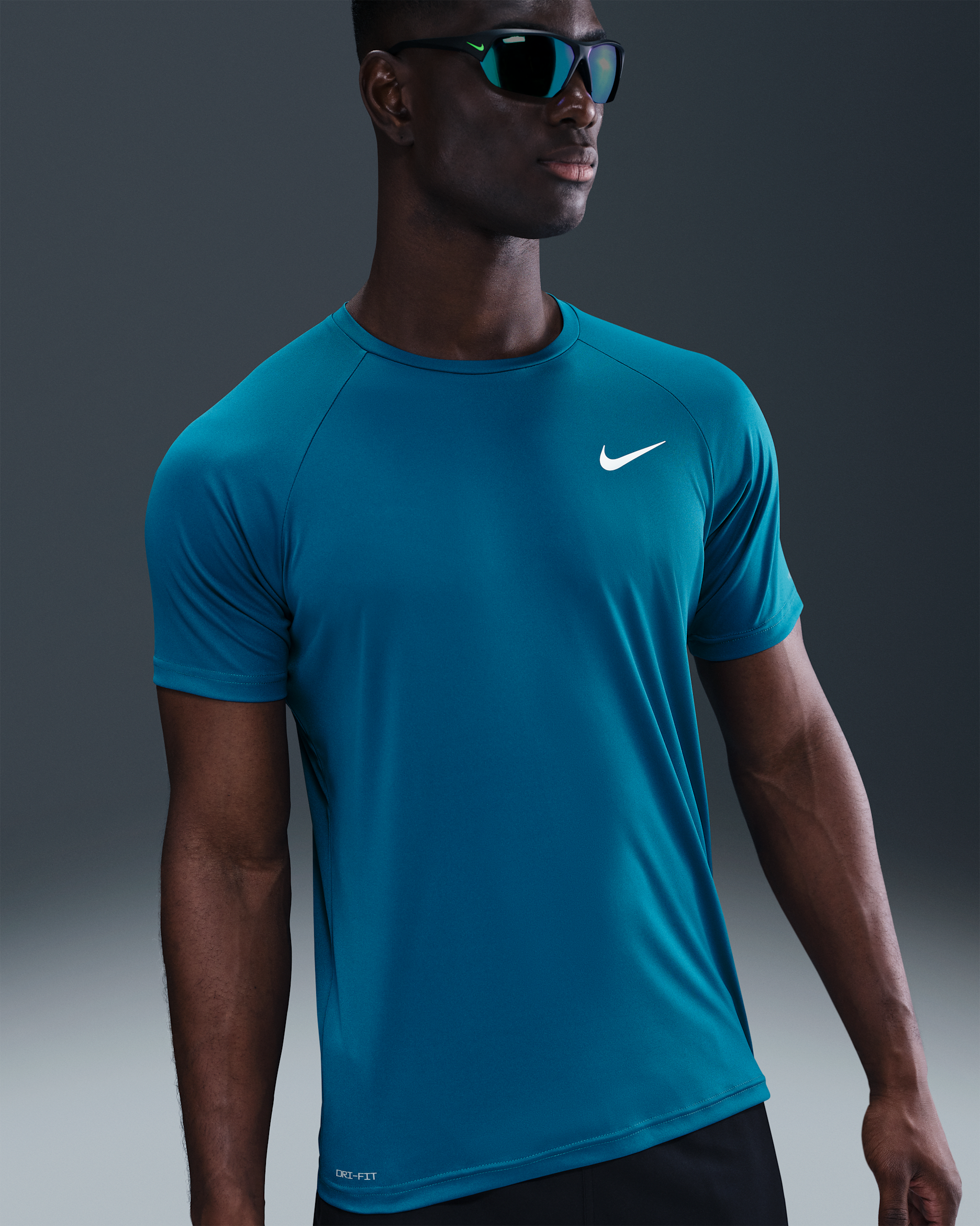 Camiseta Hydroguard de natación de manga corta para hombre Nike Essential - Verde abismo/Blanco