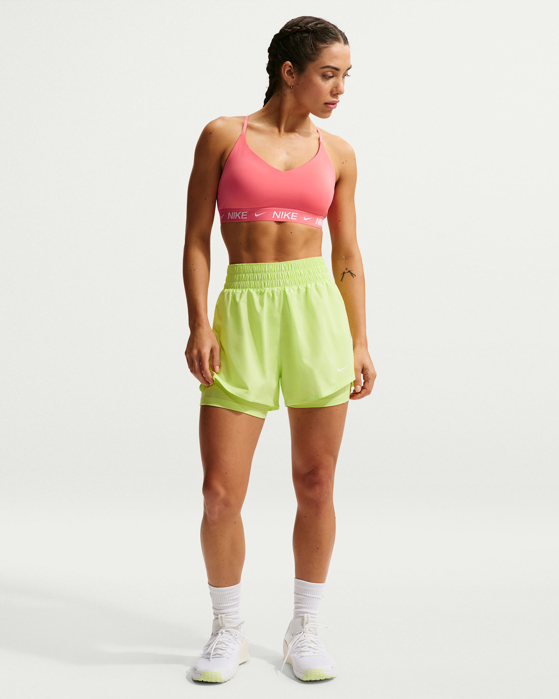 Shorts 2 en 1 Dri-FIT de tiro alto de 8 cm para mujer Nike One - Toque de limón claro/Blanco