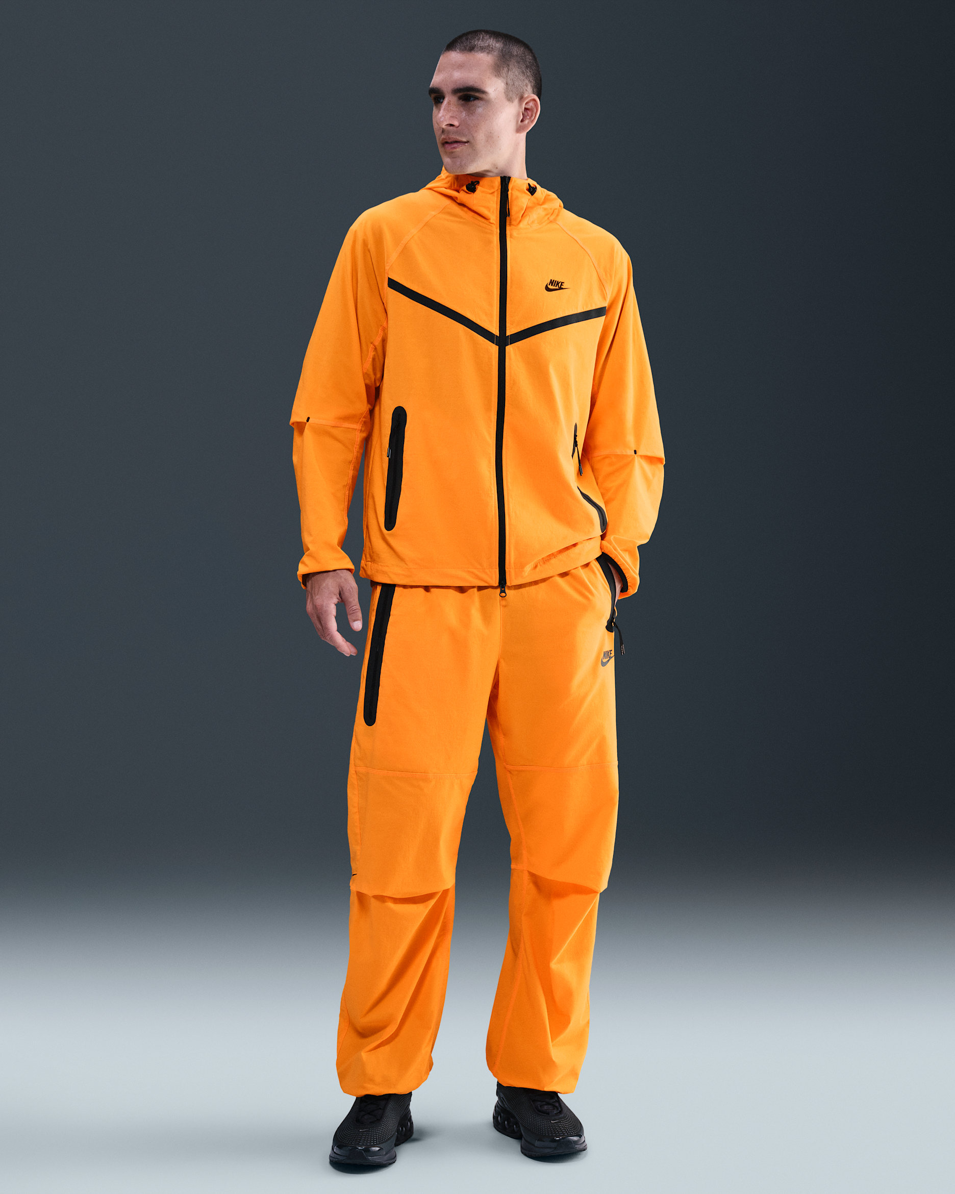 กางเกงขายาวแบบทอผู้ชาย Nike Tech - Sundial