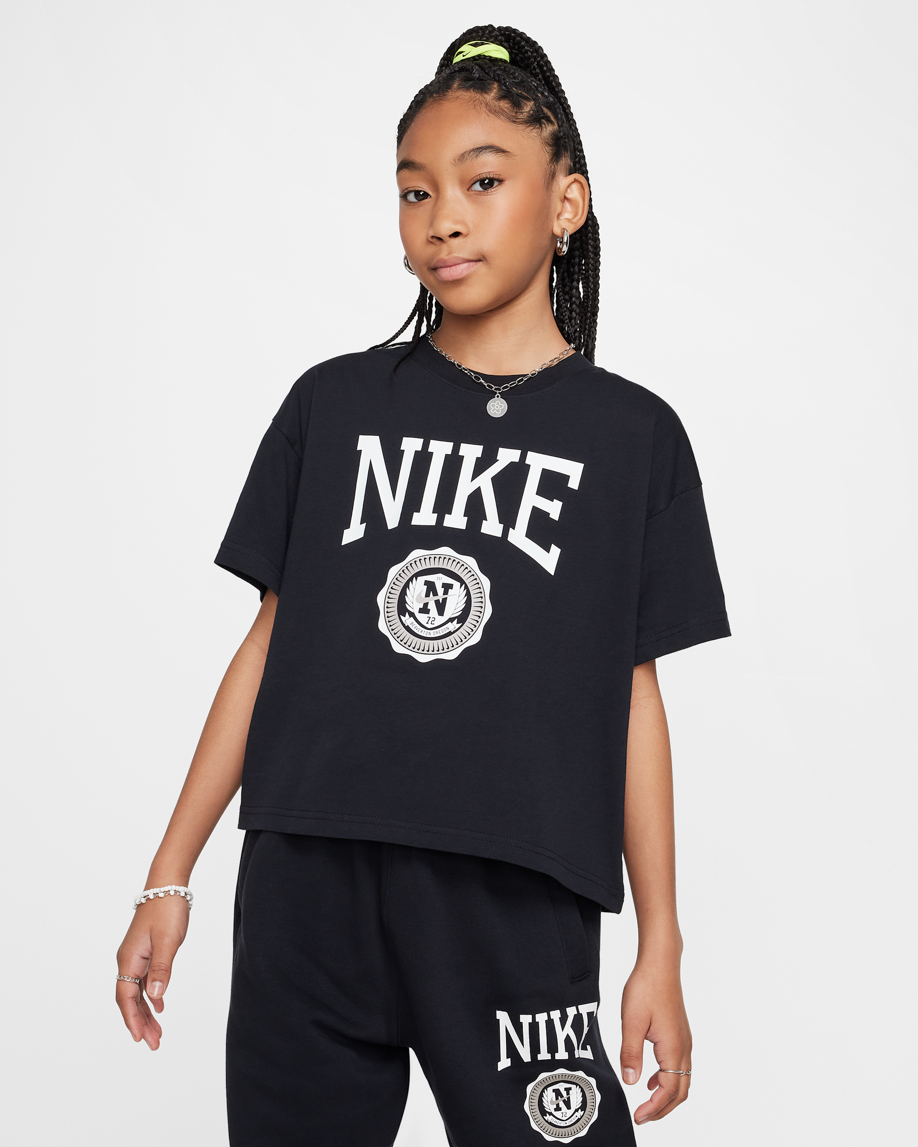 Nike Sportswear Girls' T-Shirt - Black