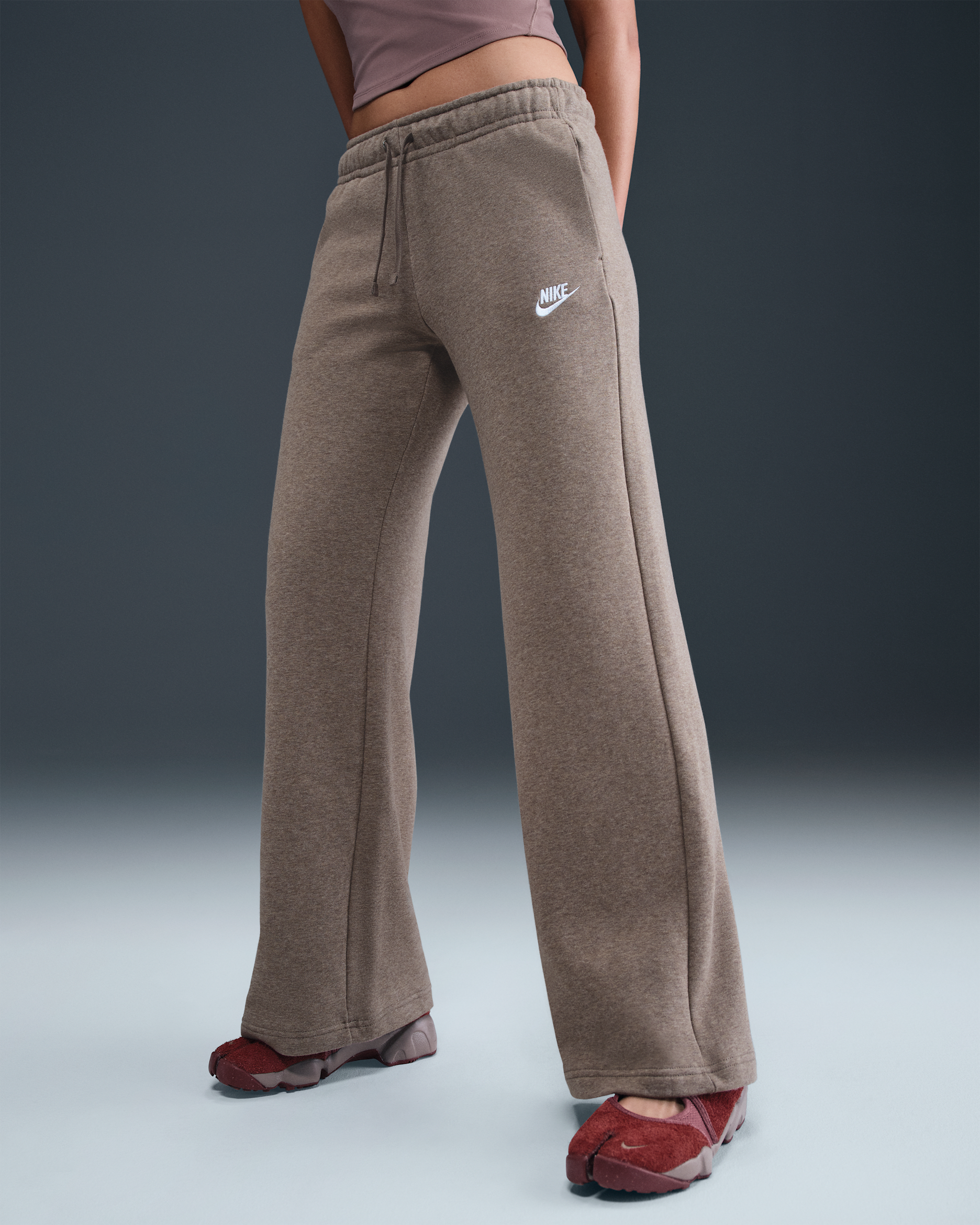 Nike Sportswear Club Fleece Women's Mid-Rise Wide-Leg Sweatpants