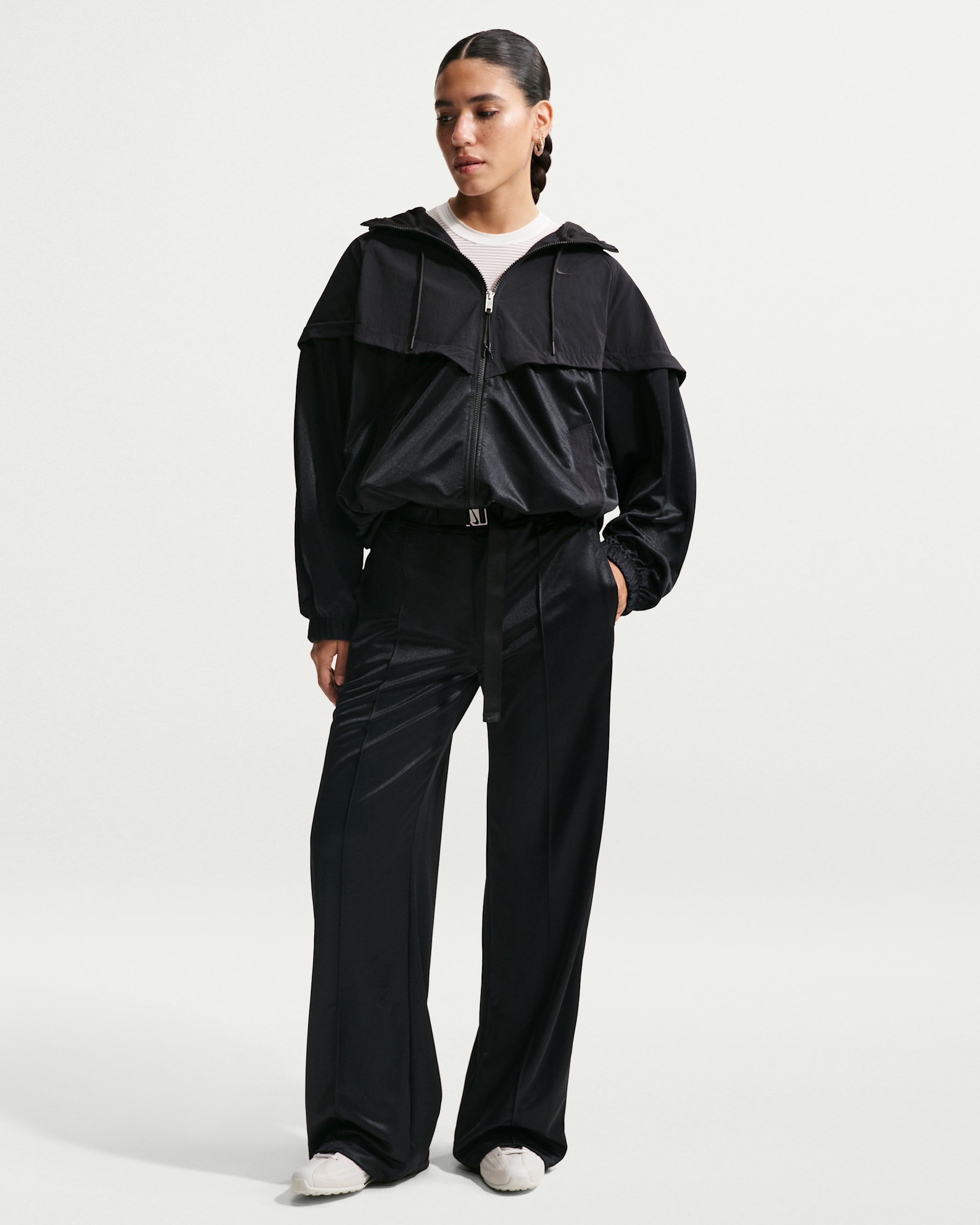 Nike Sportswear Women's Loose Mid-Rise Belted Pintuck Trousers - Black/Black