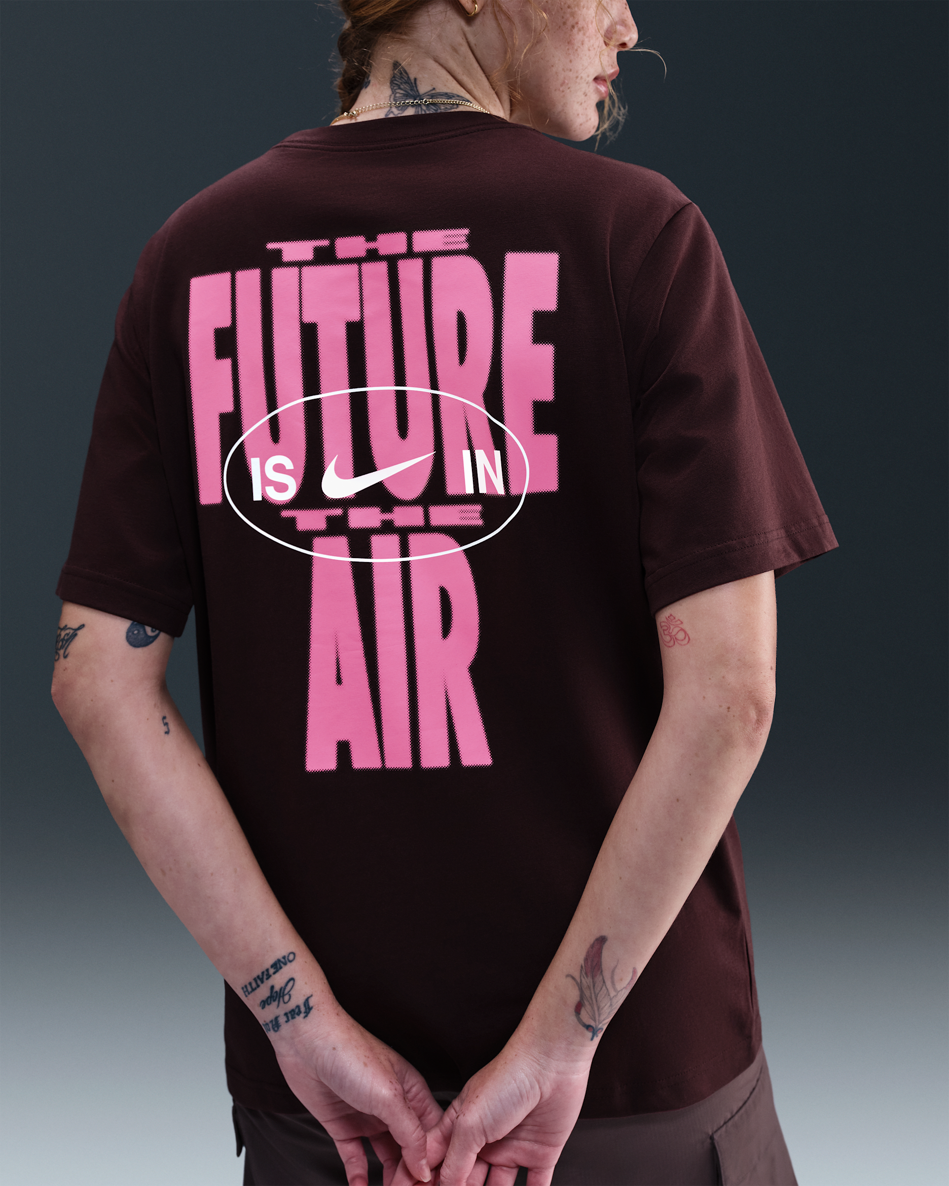 Playera de ajuste holgado Nike Sportswear para mujer - Burdeos enérgico