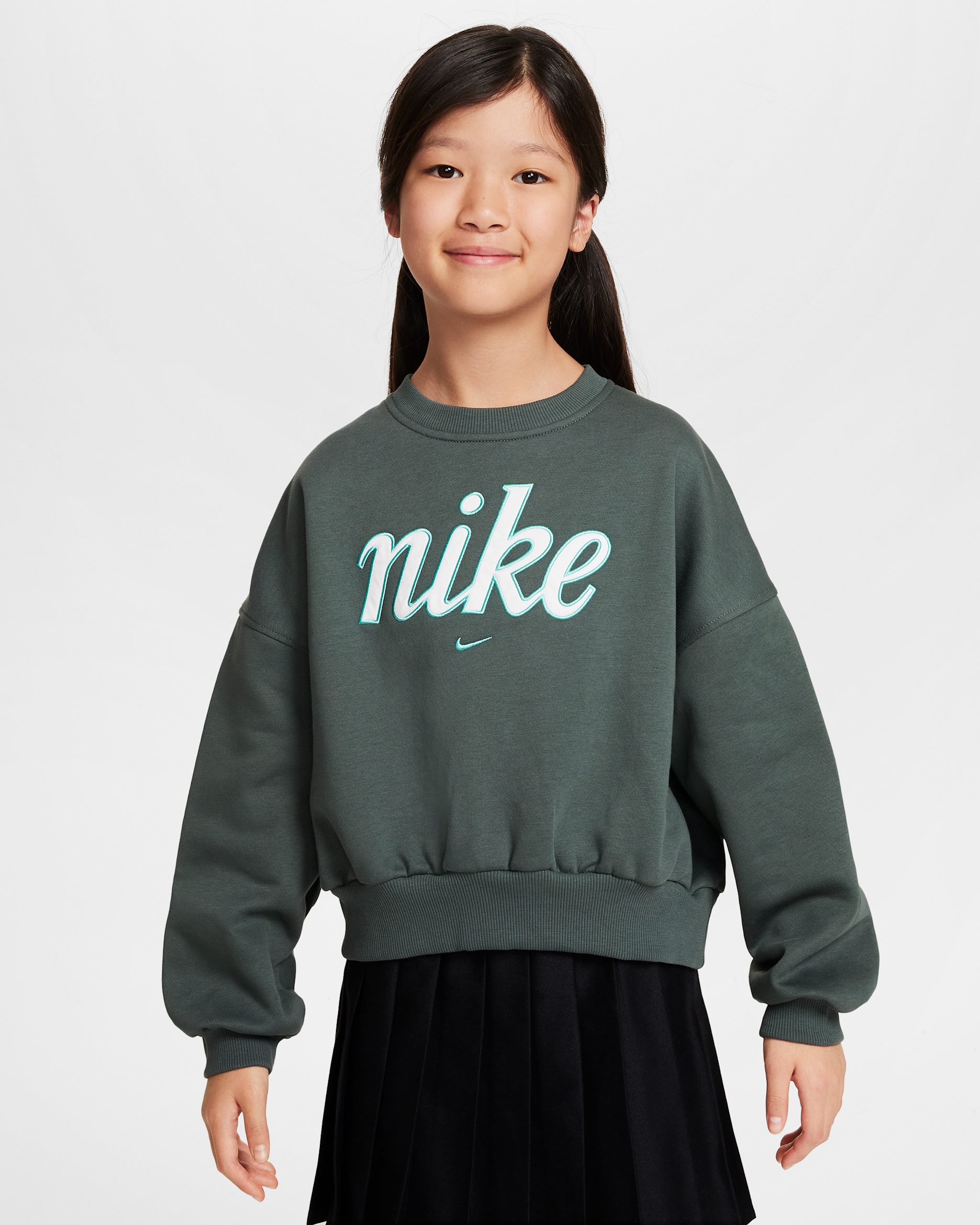 Nike Sportswear Club Fleece Girls' Boxy Crew-Neck Sweatshirt - Vintage Green/Green Frost