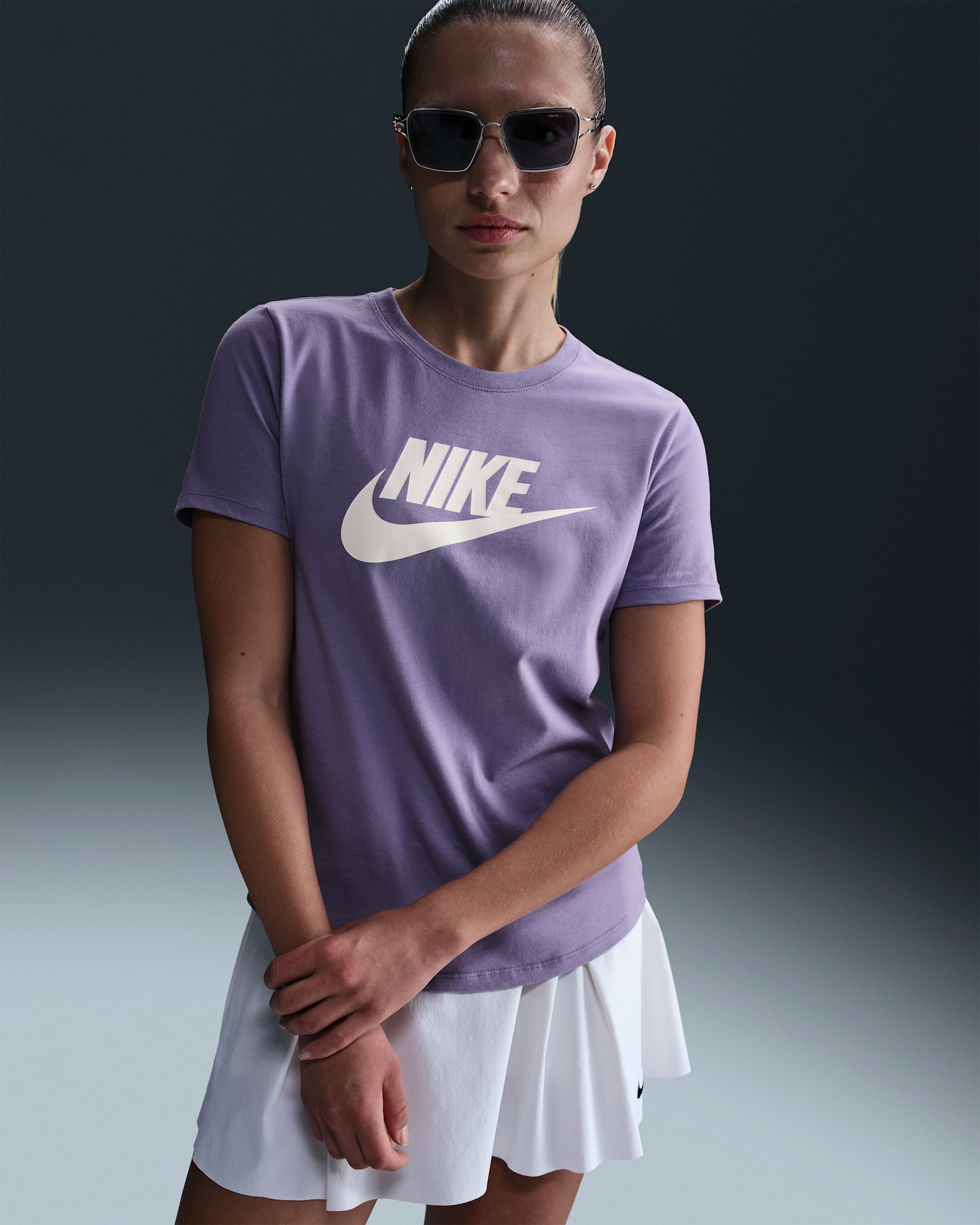 Playera con logotipo para mujer Nike Sportswear Essentials - Amatista empolvado