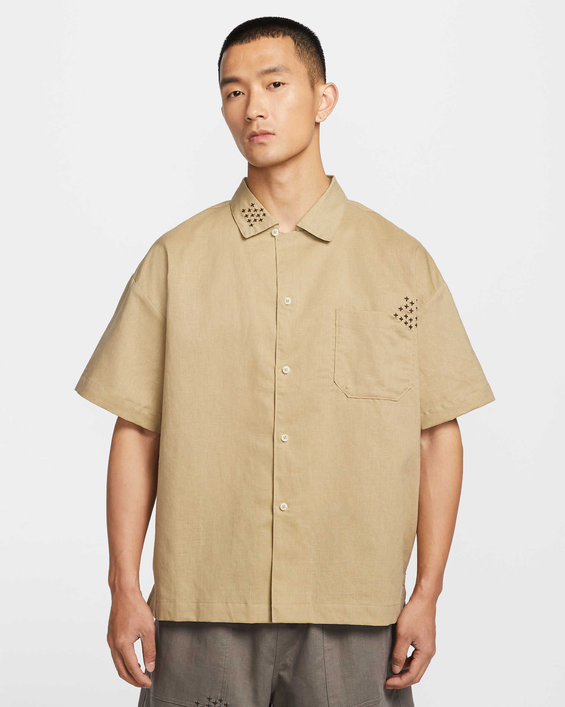 Nike Life Men's Linen Short-Sleeve Button Down - Parachute Beige/Baroque Brown/Parachute Beige