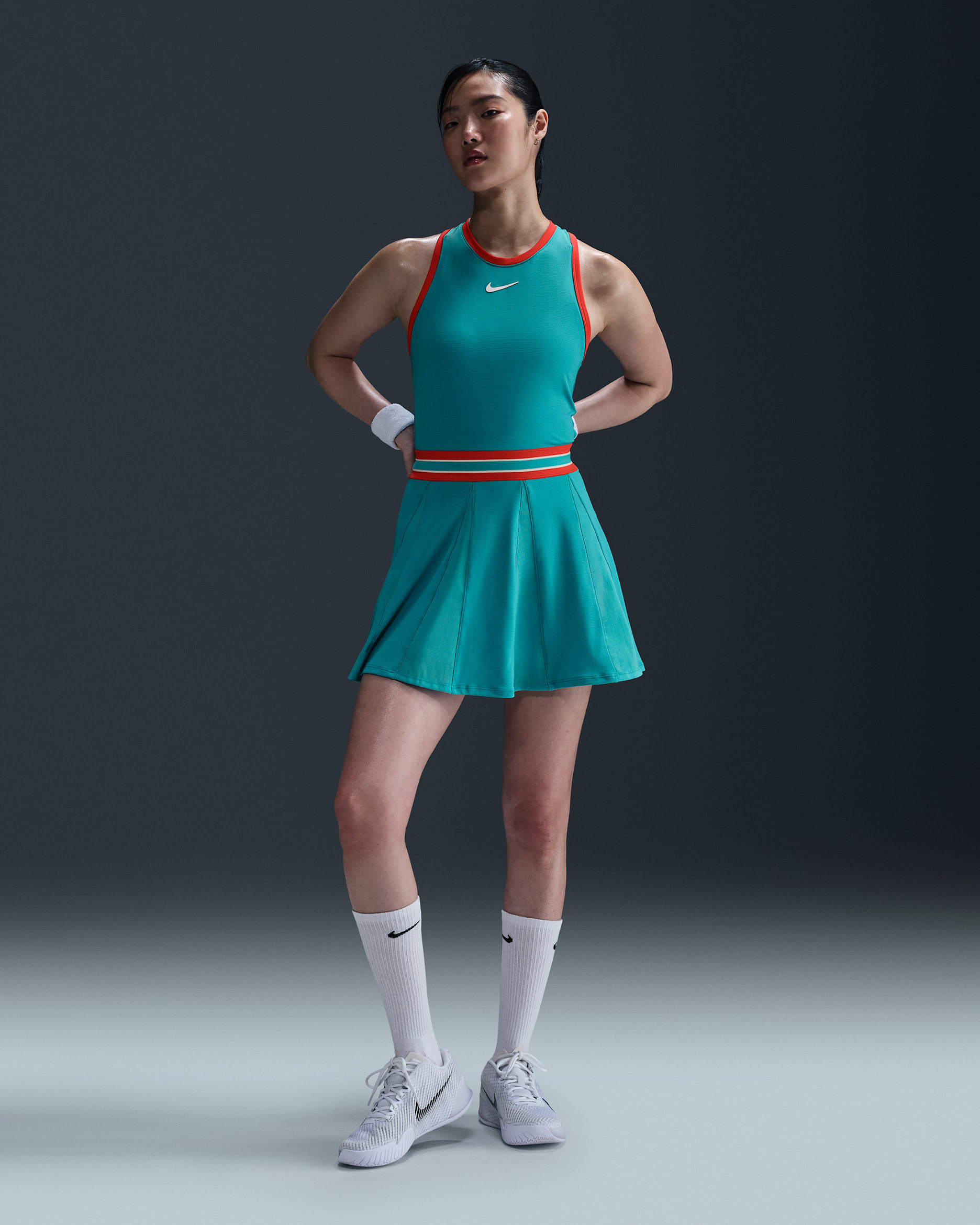 NikeCourt Slam Dri-FIT tenniskjole til dame - Dusty Cactus/Light Crimson/Dusty Cactus/Hvit