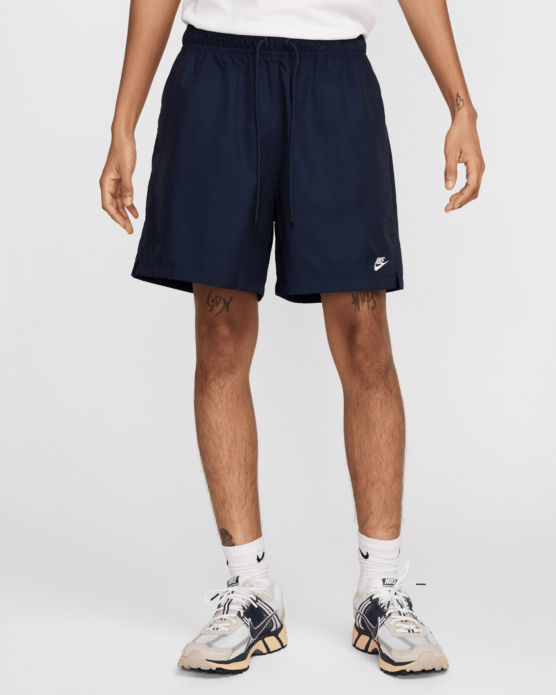 Nike Club Men's Woven Flow Shorts - Obsidian/White