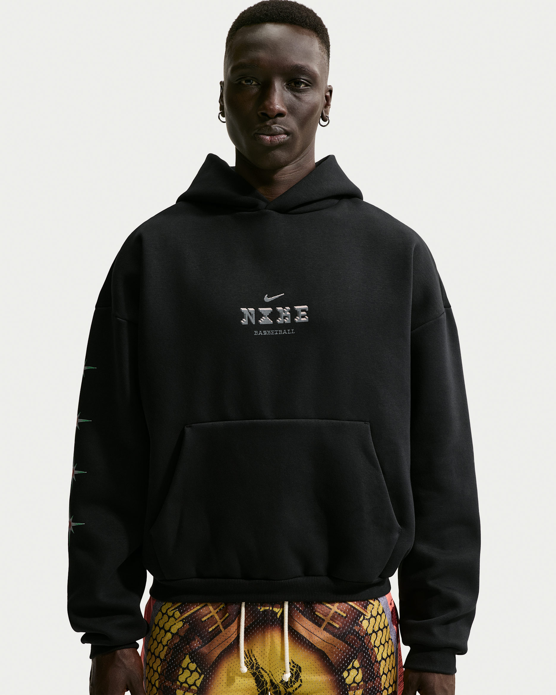 Nike Standard Issue Men's Therma-FIT Pullover Basketball Hoodie - Black/Smoke Grey