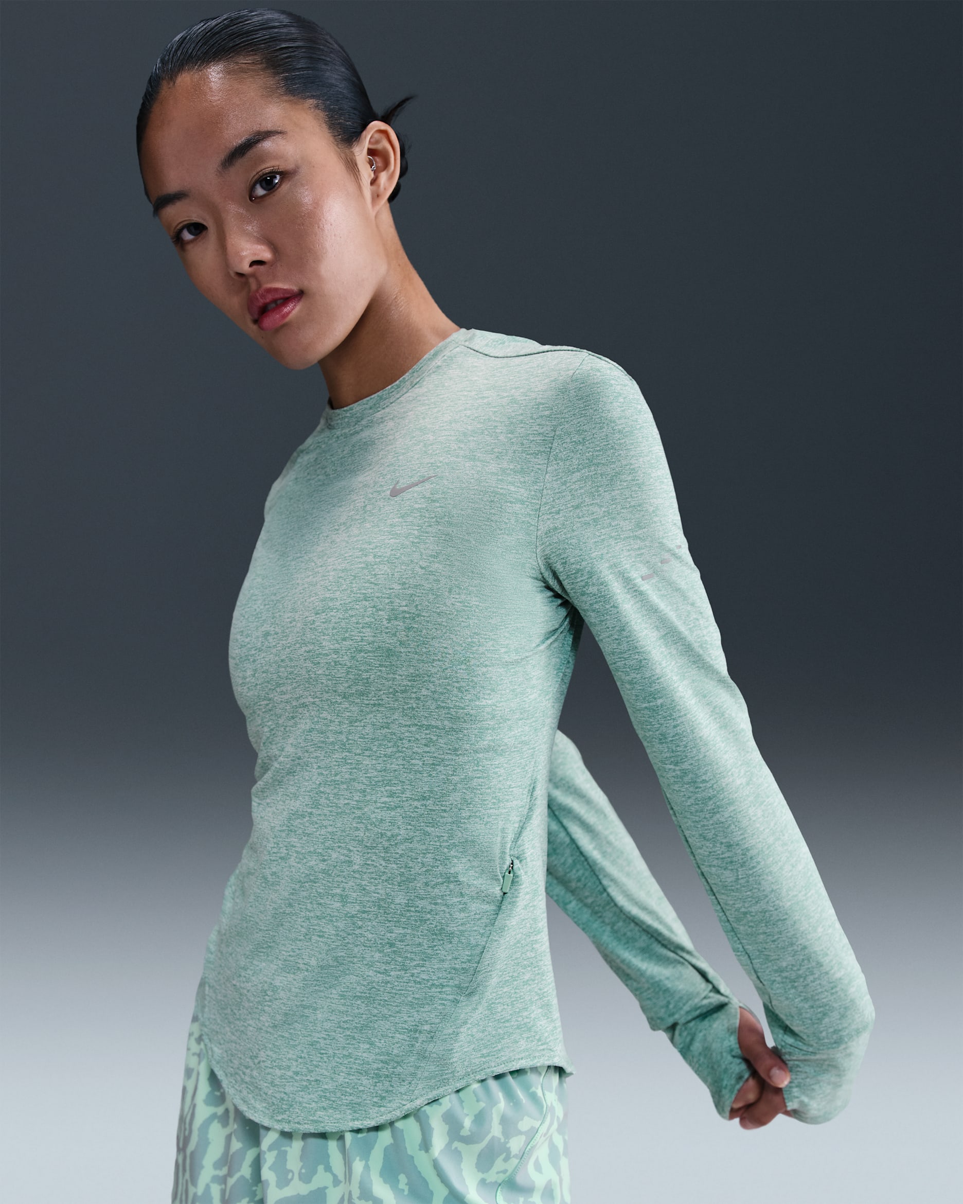 ナイキ スウィフト ウィメンズ Dri-FIT UV ロングスリーブ クルーネック ランニングトップ - キャノン/ヘザー