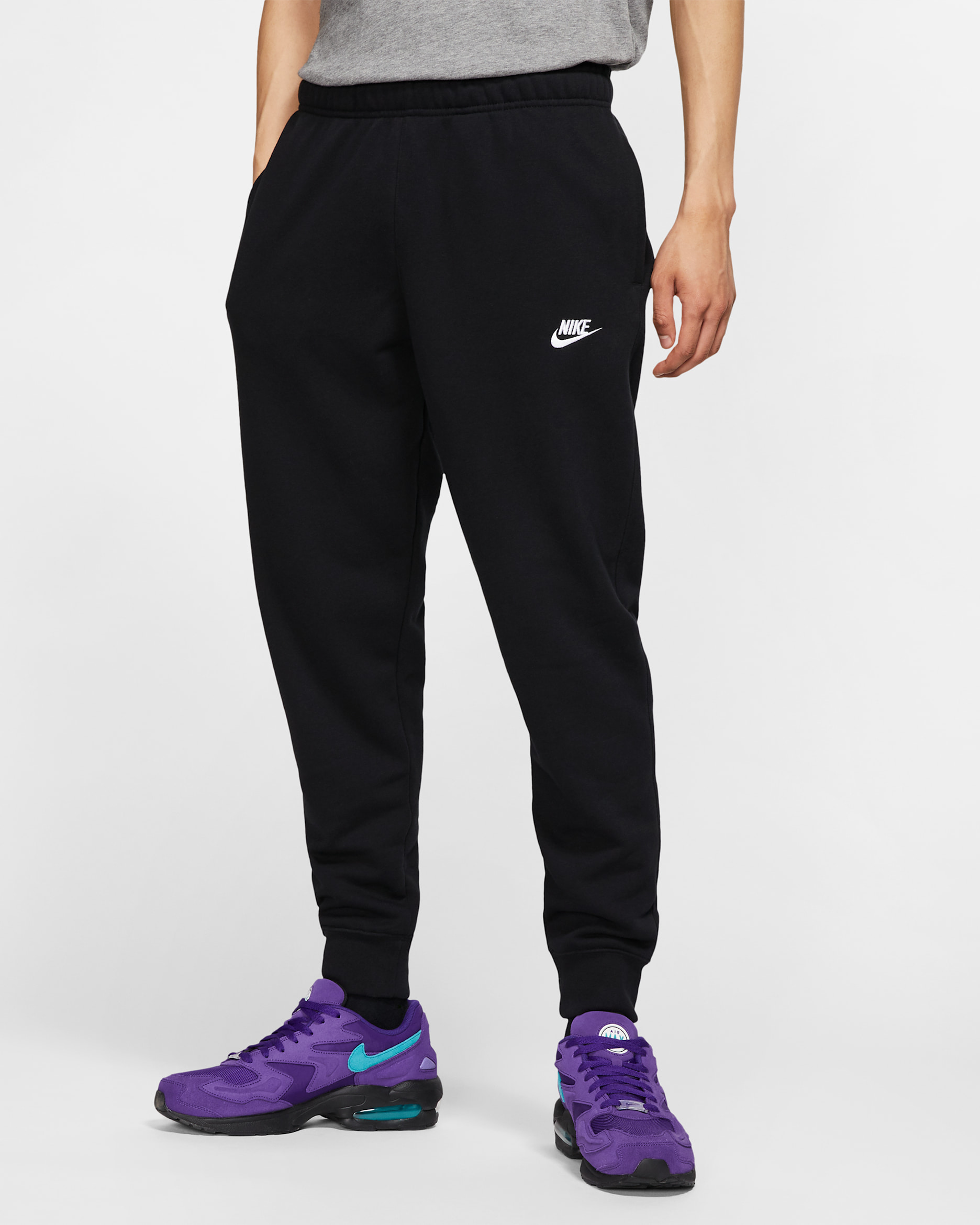 Nike Sportswear Club Herren-Jogginghose - Schwarz/Schwarz/Weiß