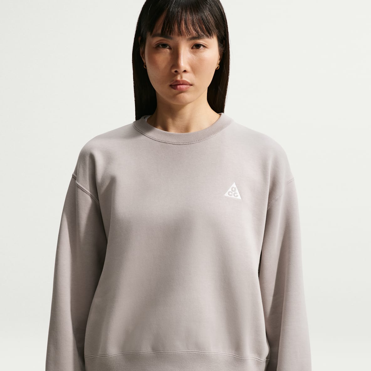 ACG Tuff Fleece — Women's Therma-FIT Crew-Neck Sweatshirt