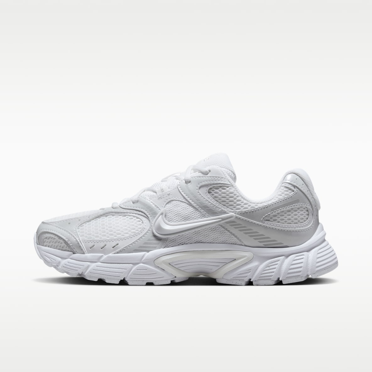 Nike V5 RNR — Women's shoes with reflective design accents