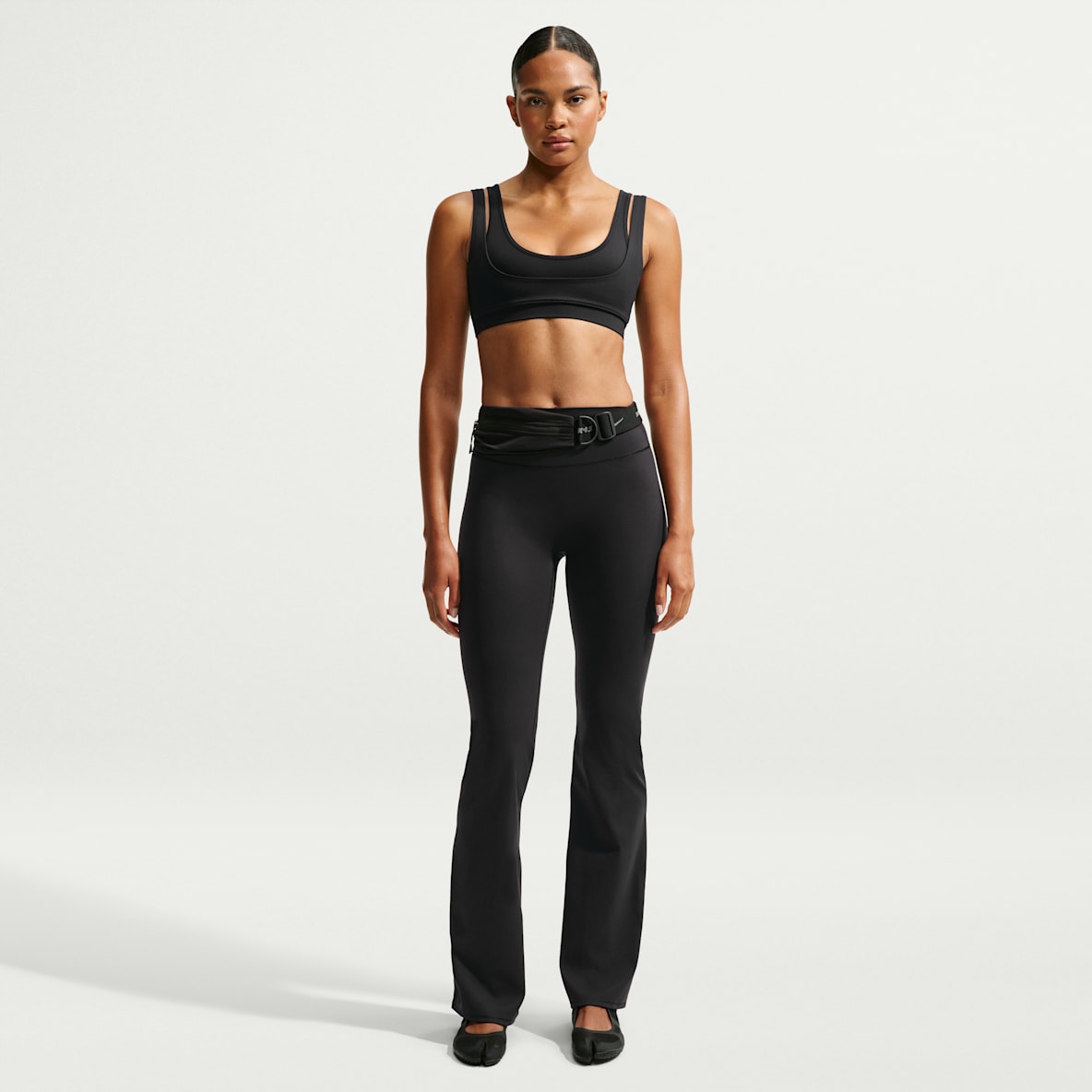 NikeSKIMS Matte — Women's High-Waisted Slim Flared Leggings